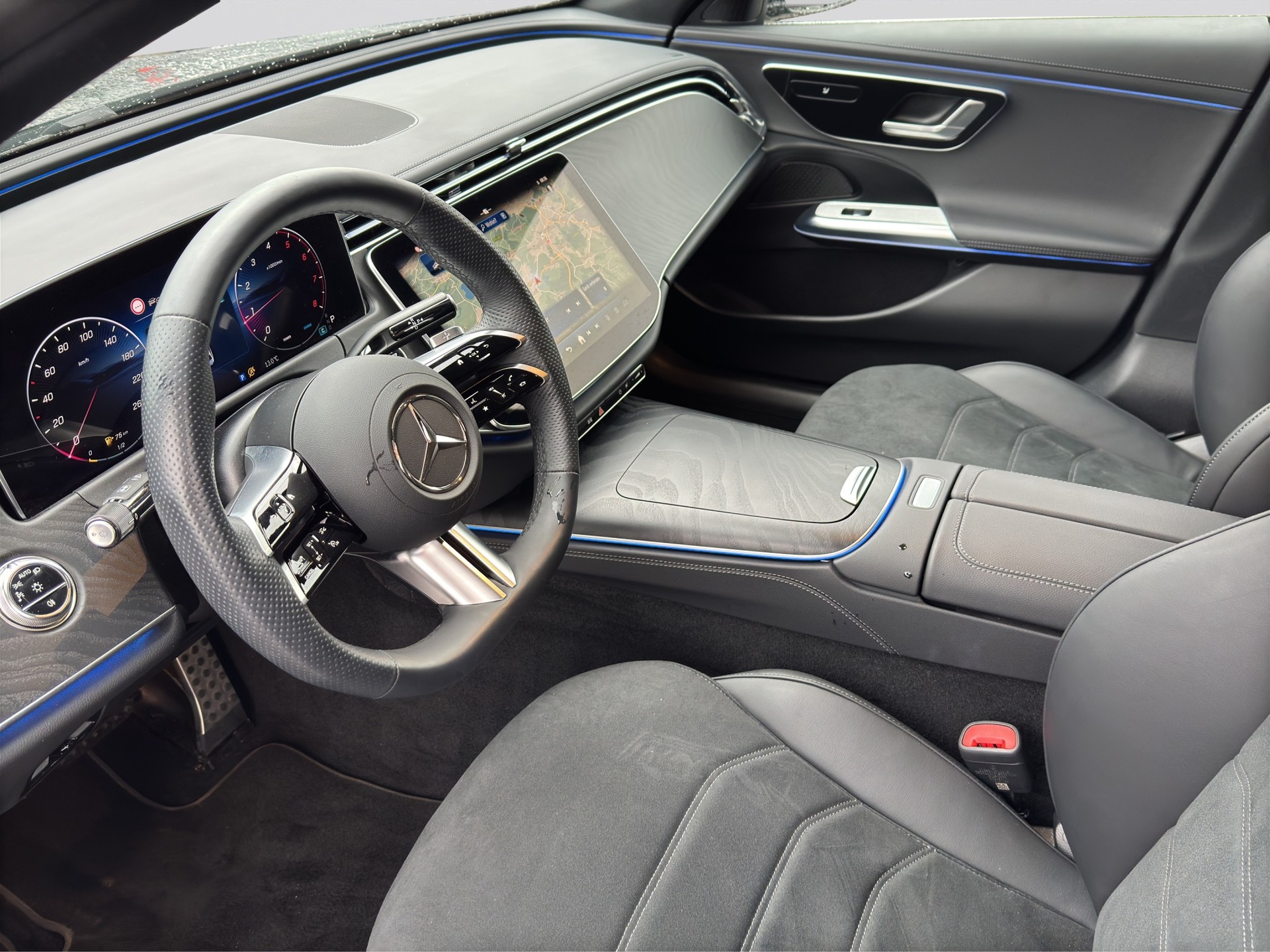 MERCEDES-BENZ E 200 9G-Tronic AMG Line-image-6