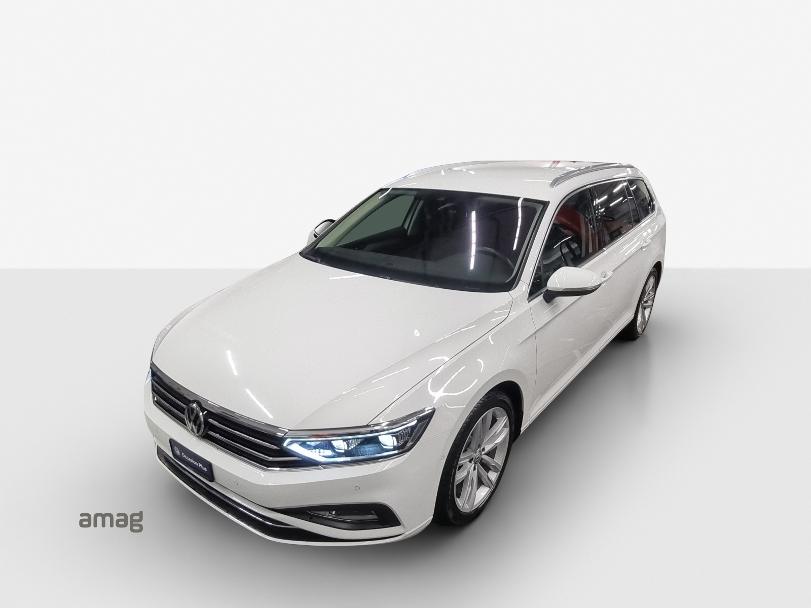 VW Passat Variant 2.0 TSI Business DSG-image-14