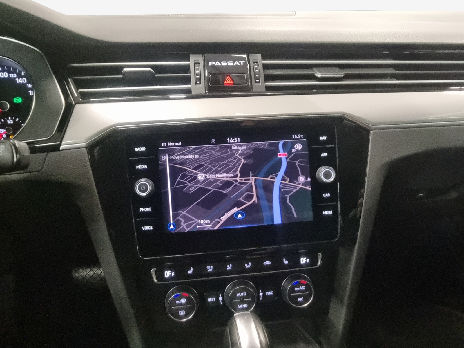VW Passat Variant 2.0 TSI Business DSG-image-10