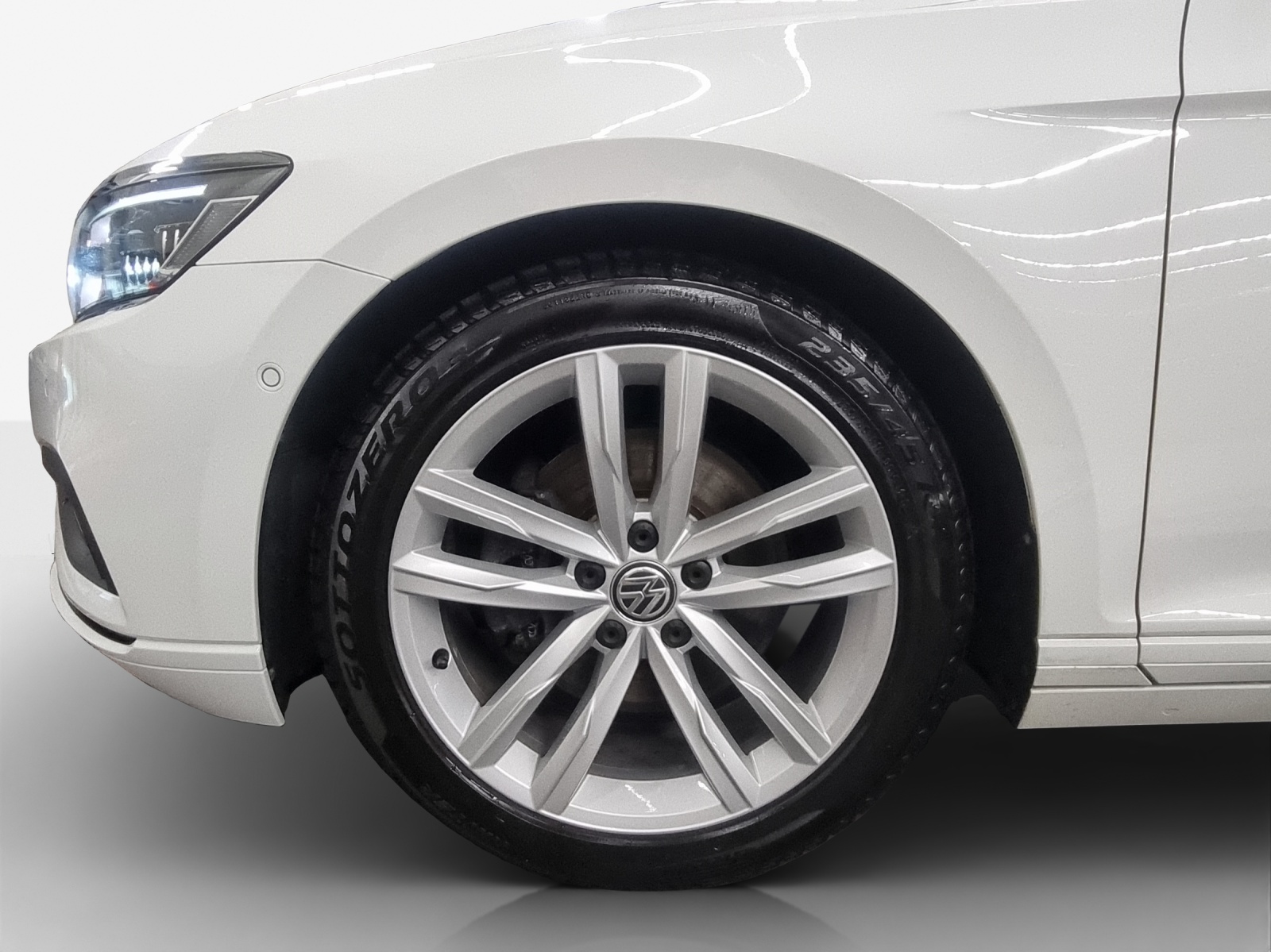 VW Passat Variant 2.0 TSI Business DSG-image-13