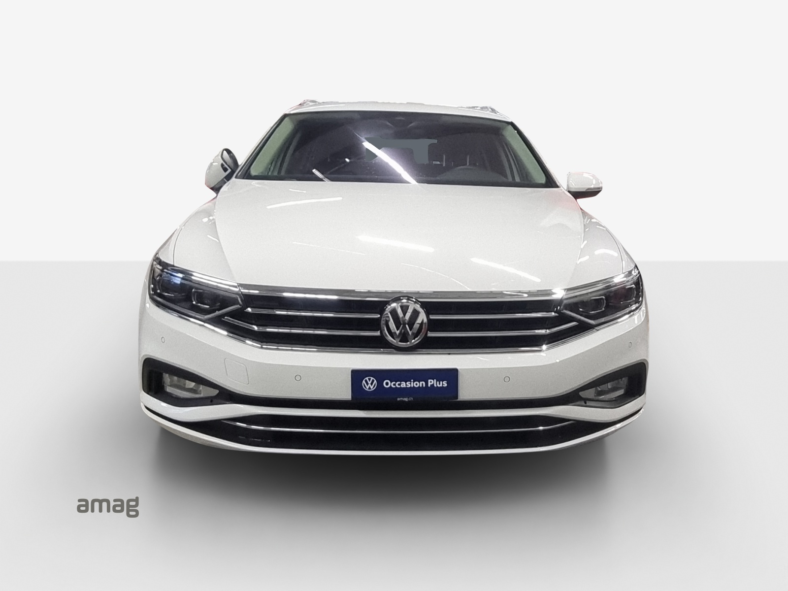 VW Passat Variant 2.0 TSI Business DSG-image-6