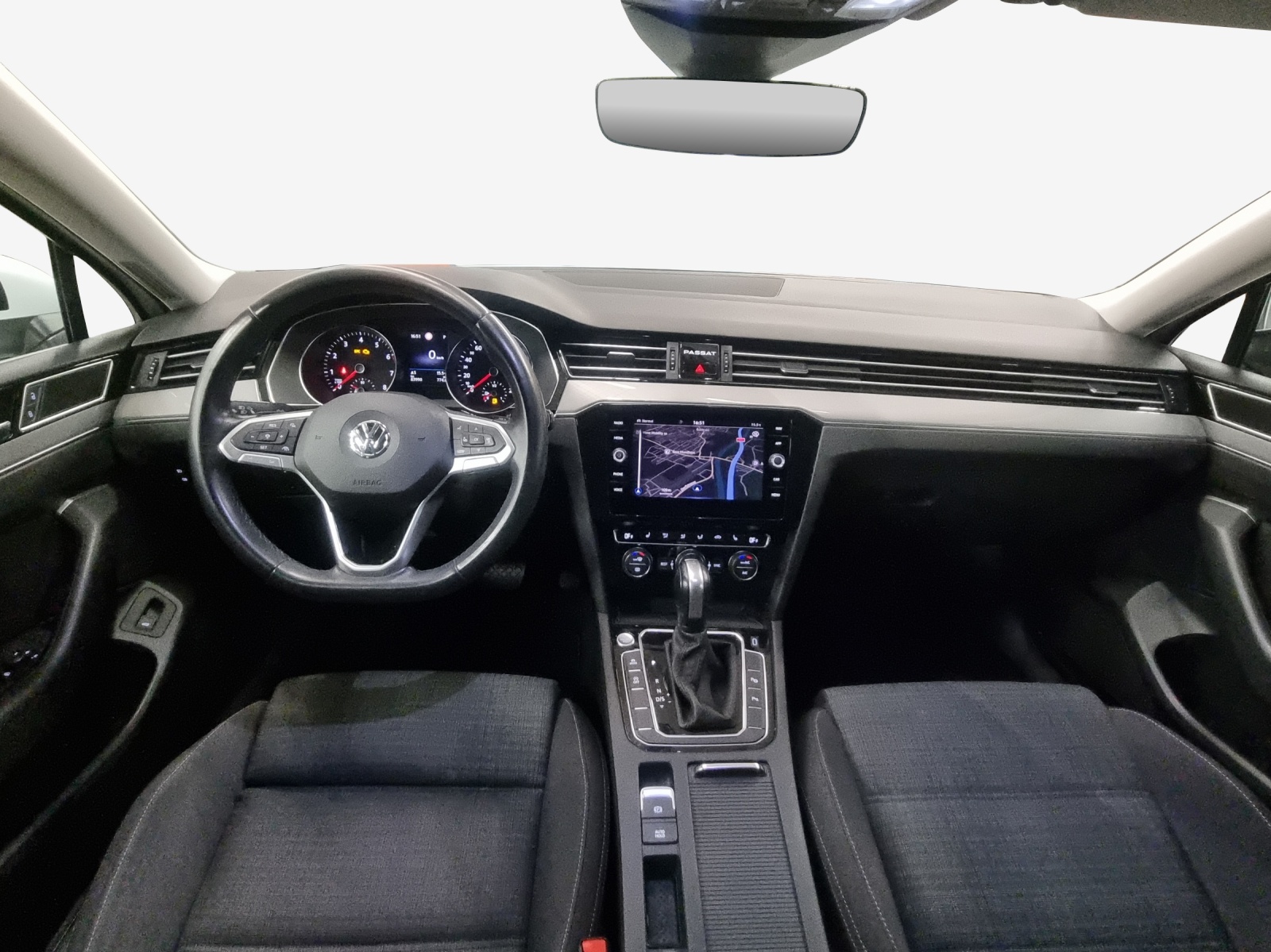 VW Passat Variant 2.0 TSI Business DSG-image-8