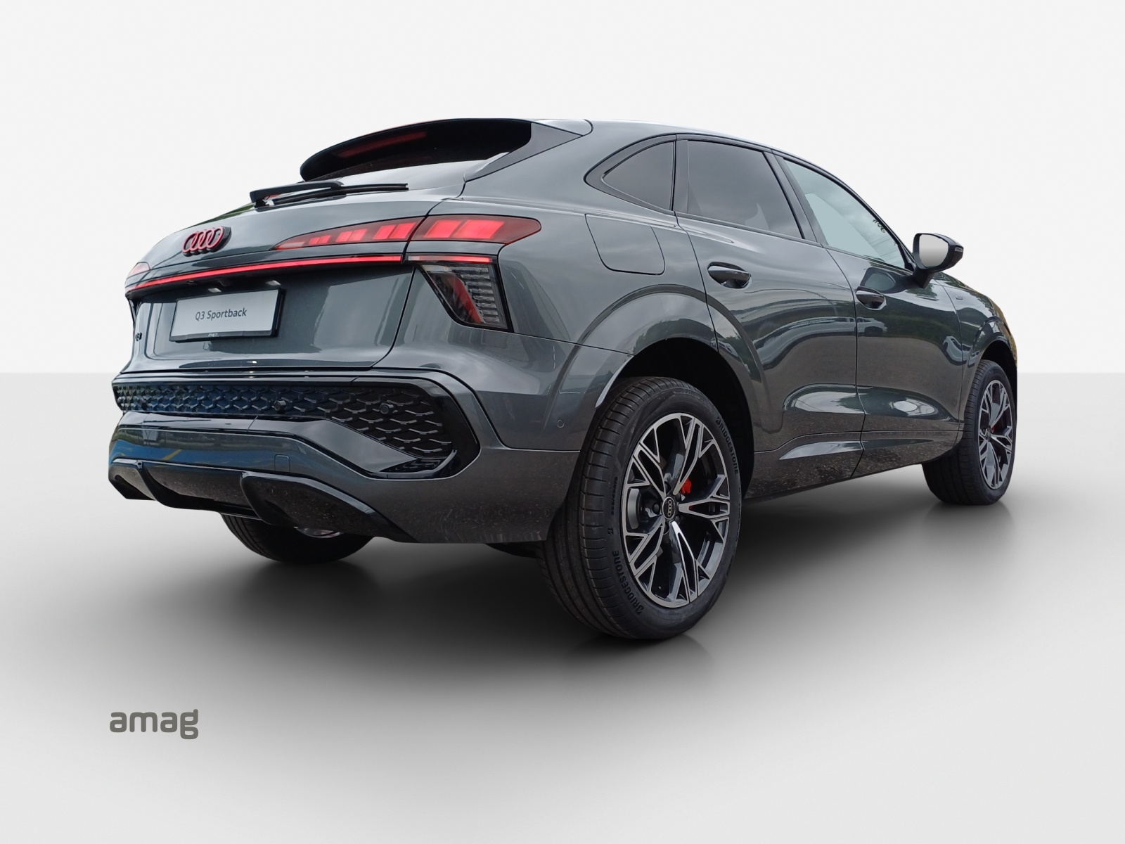 AUDI Q3 Sportback e-hybrid 200 kW S tronig-image-4