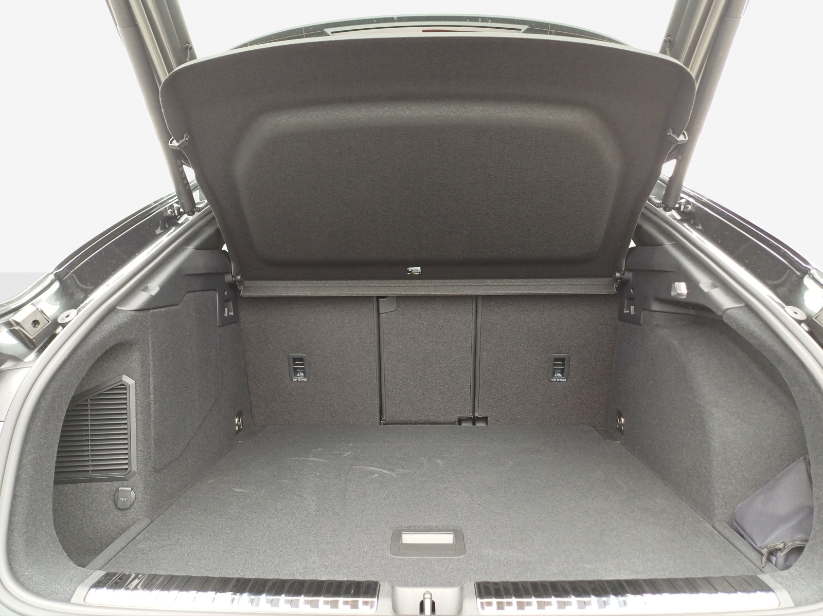 AUDI Q3 Sportback e-hybrid 200 kW S tronig-image-12
