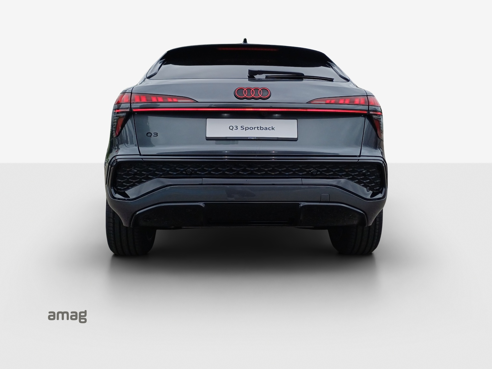AUDI Q3 Sportback e-hybrid 200 kW S tronig-image-3