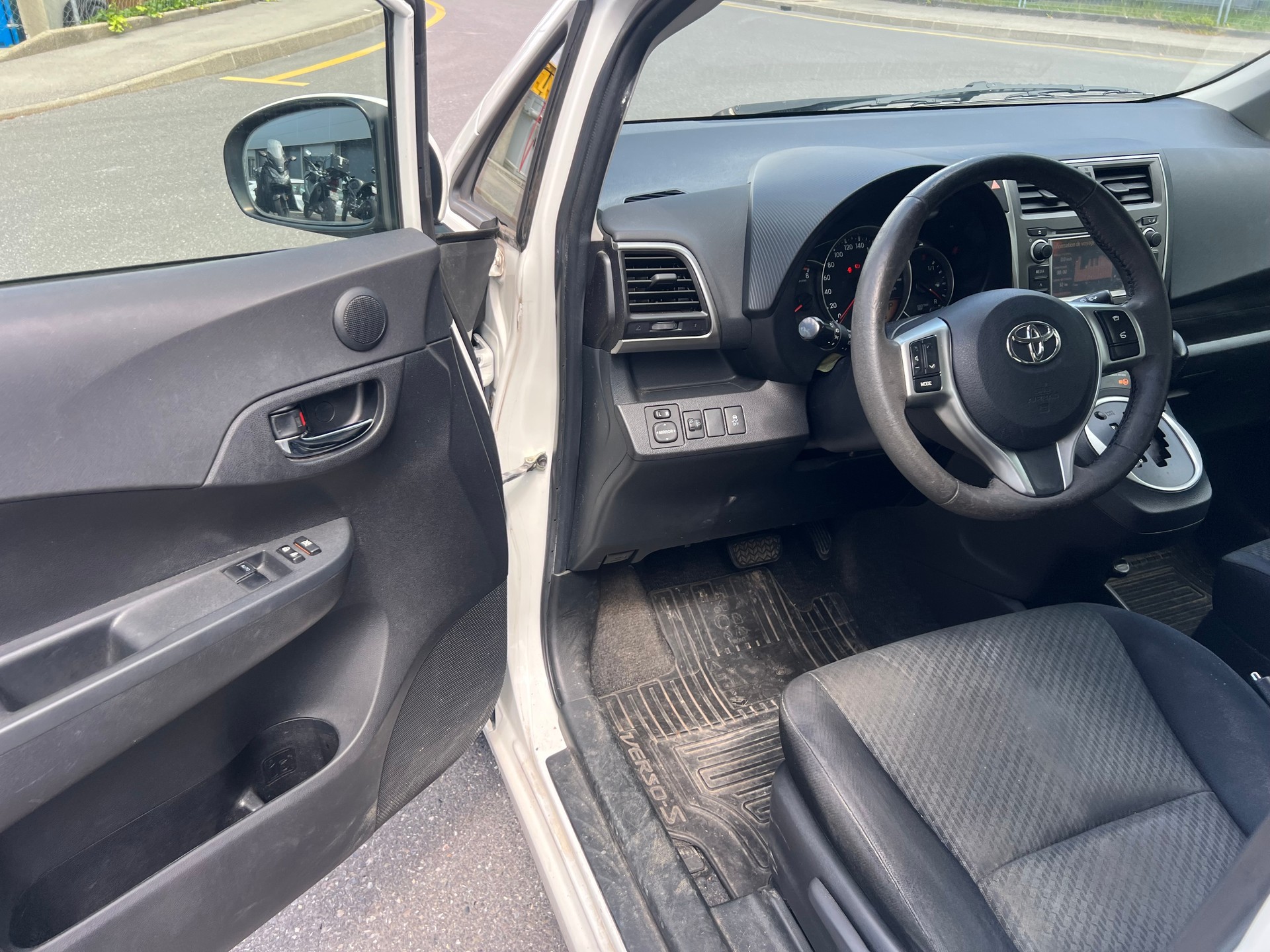 TOYOTA Verso-S 1.33 Linea Luna Multidrive S-image-8