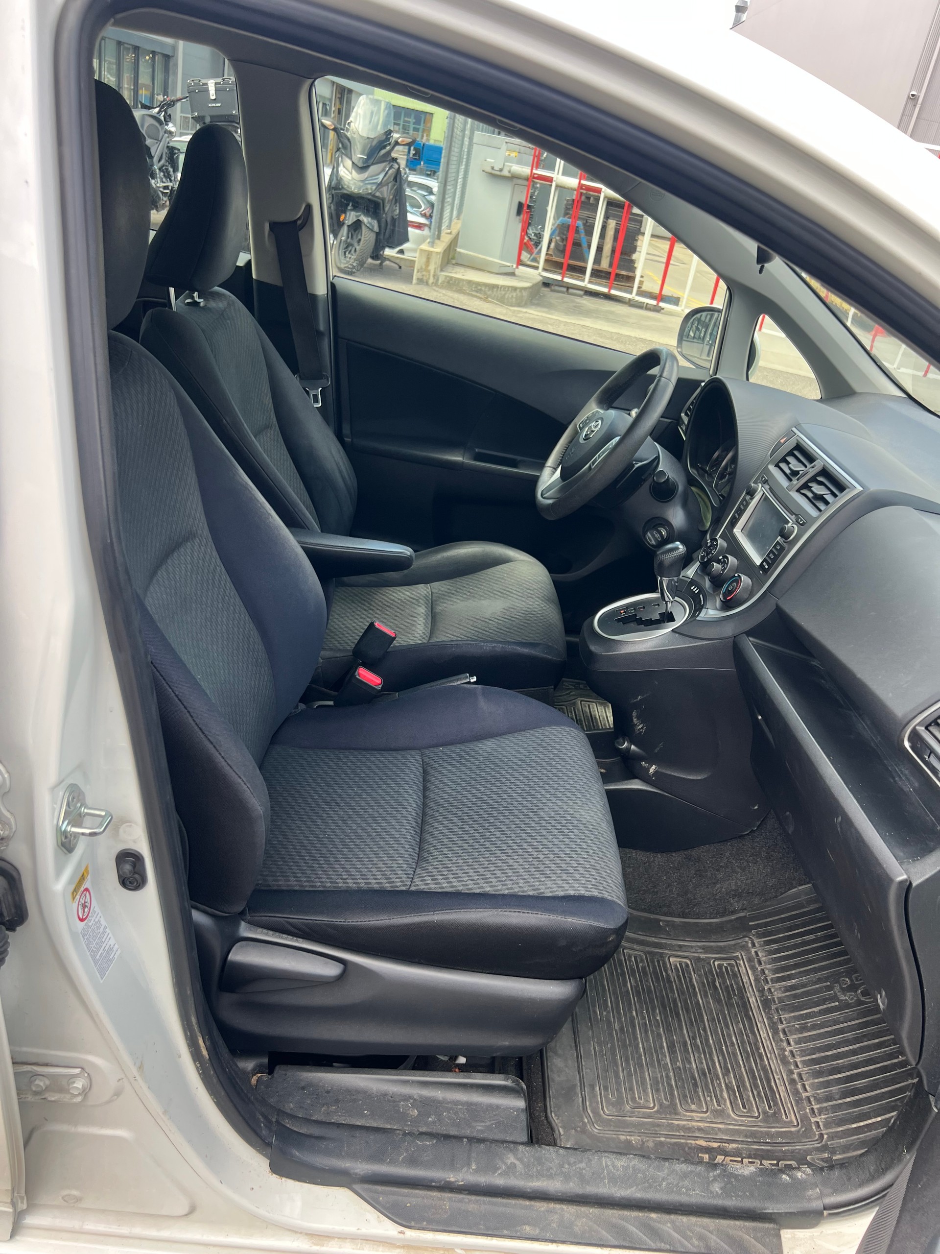 TOYOTA Verso-S 1.33 Linea Luna Multidrive S-image-13