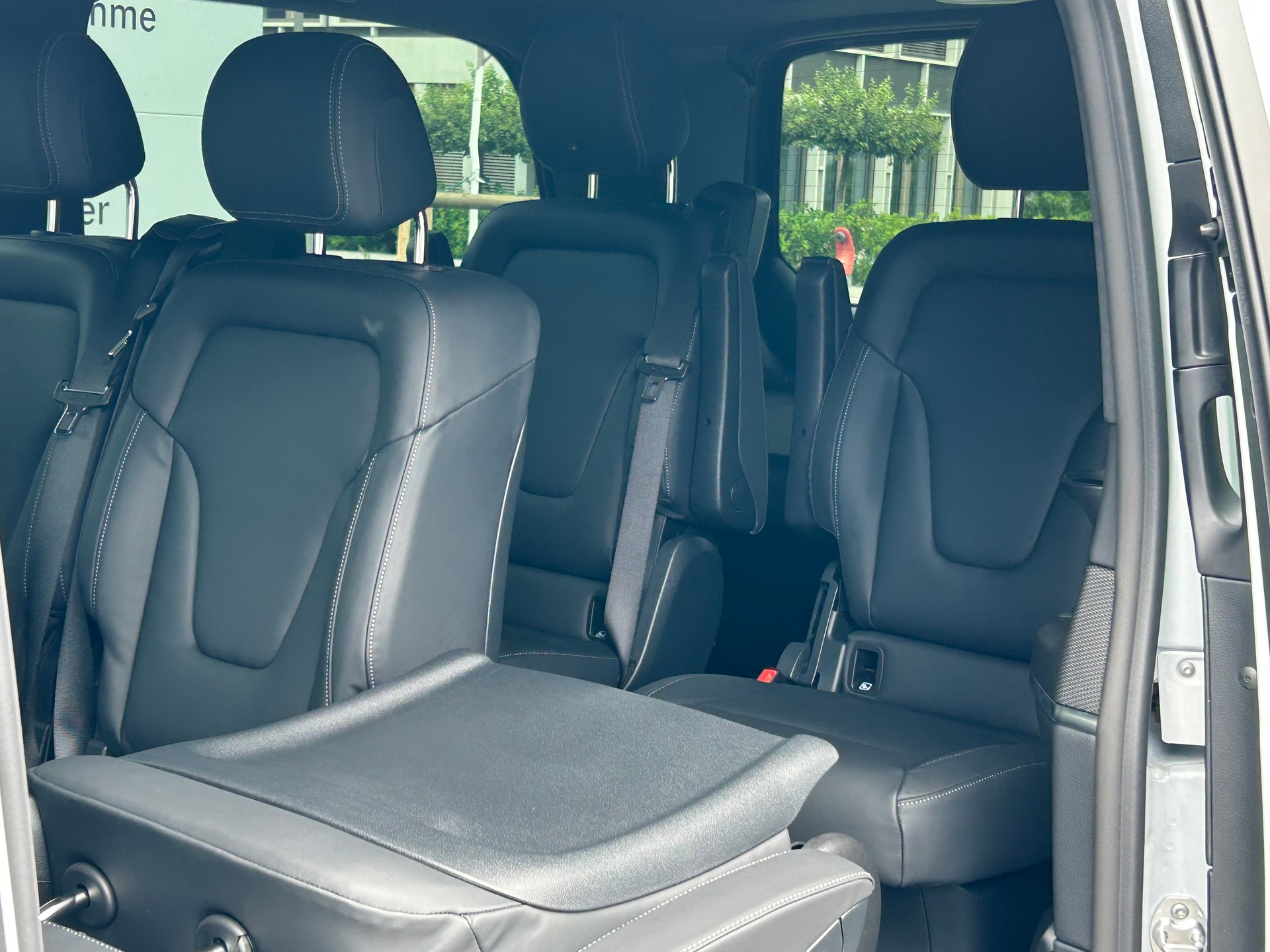 MERCEDES-BENZ V 300d Exclusive Lang SWISS EDITION 4Matic-image-6
