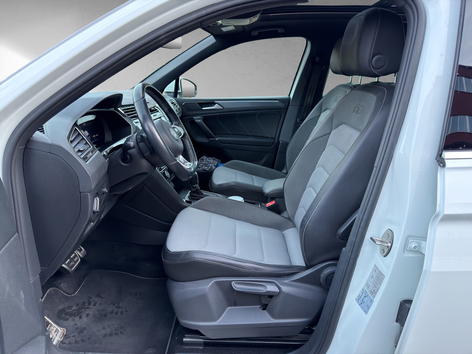 VW Tiguan 2.0 TDI SCR Highline DSG-image-13