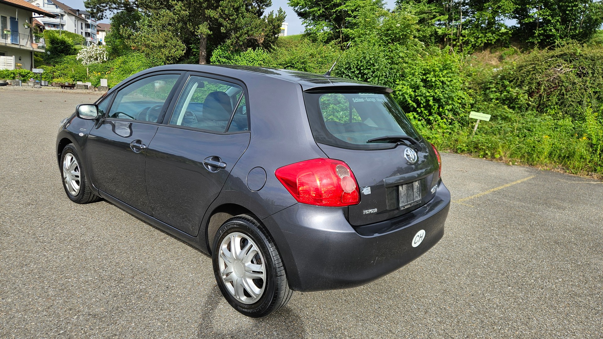 TOYOTA Auris 2.0 D-4D Linea Luna-image-1