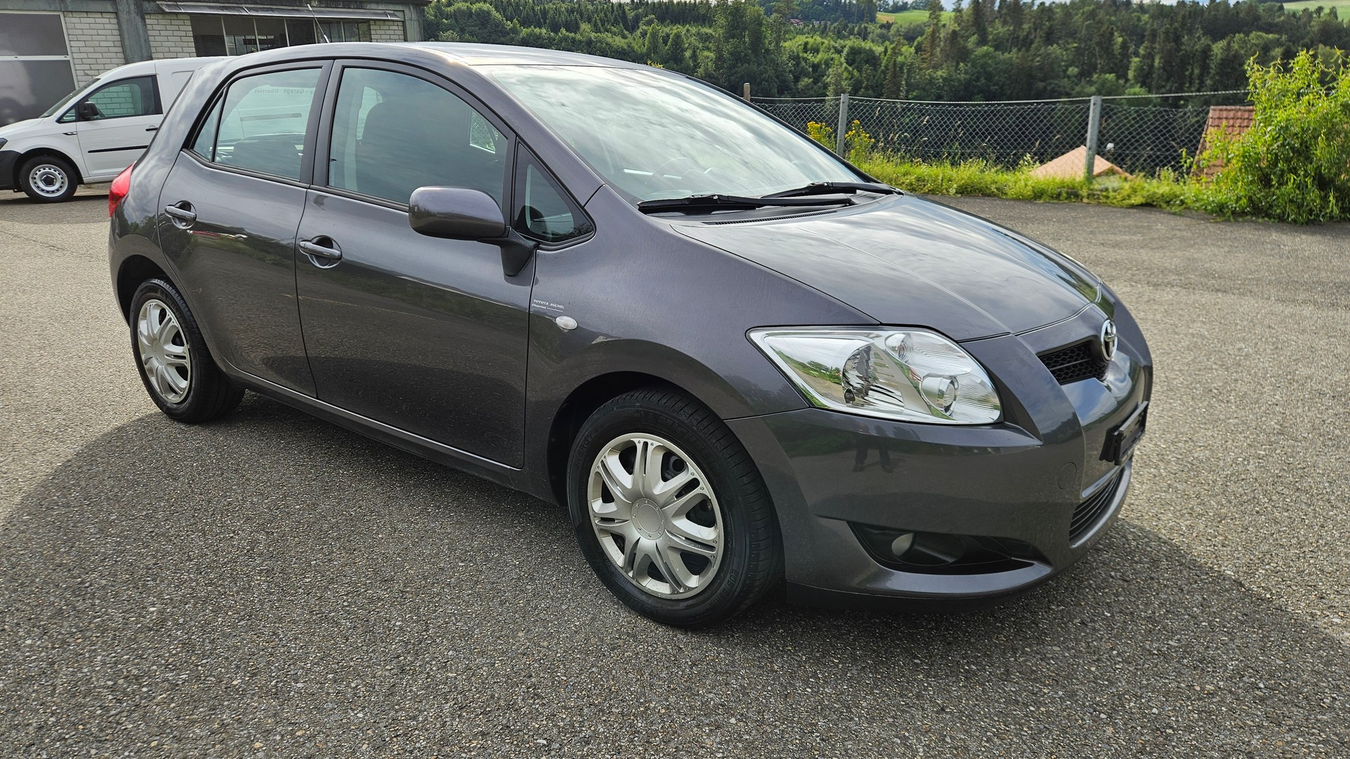 TOYOTA Auris 2.0 D-4D Linea Luna-image-0