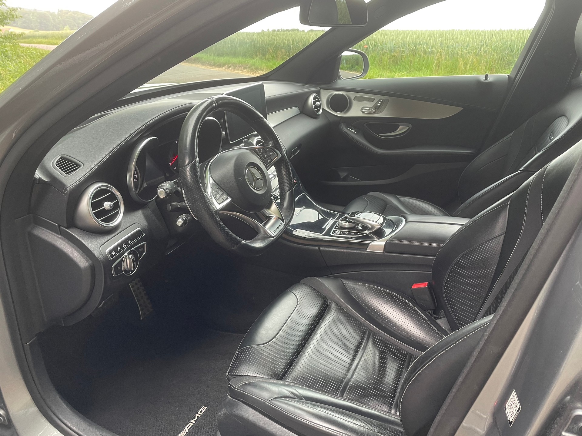 MERCEDES-BENZ C 63 AMG-image-4