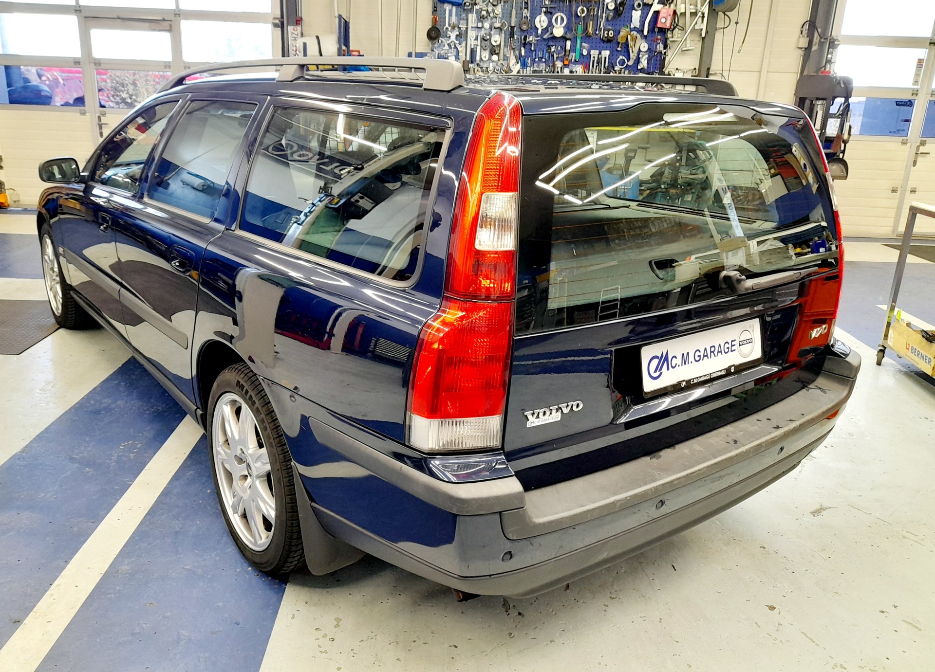 VOLVO V70 2.5T-image-3