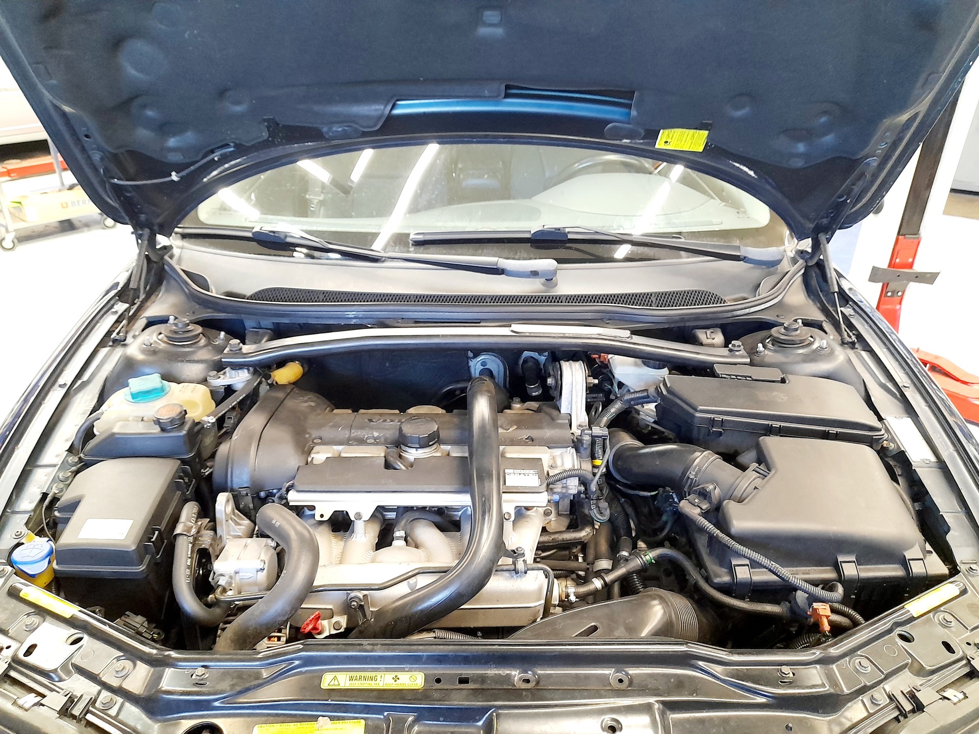 VOLVO V70 2.5T-image-9