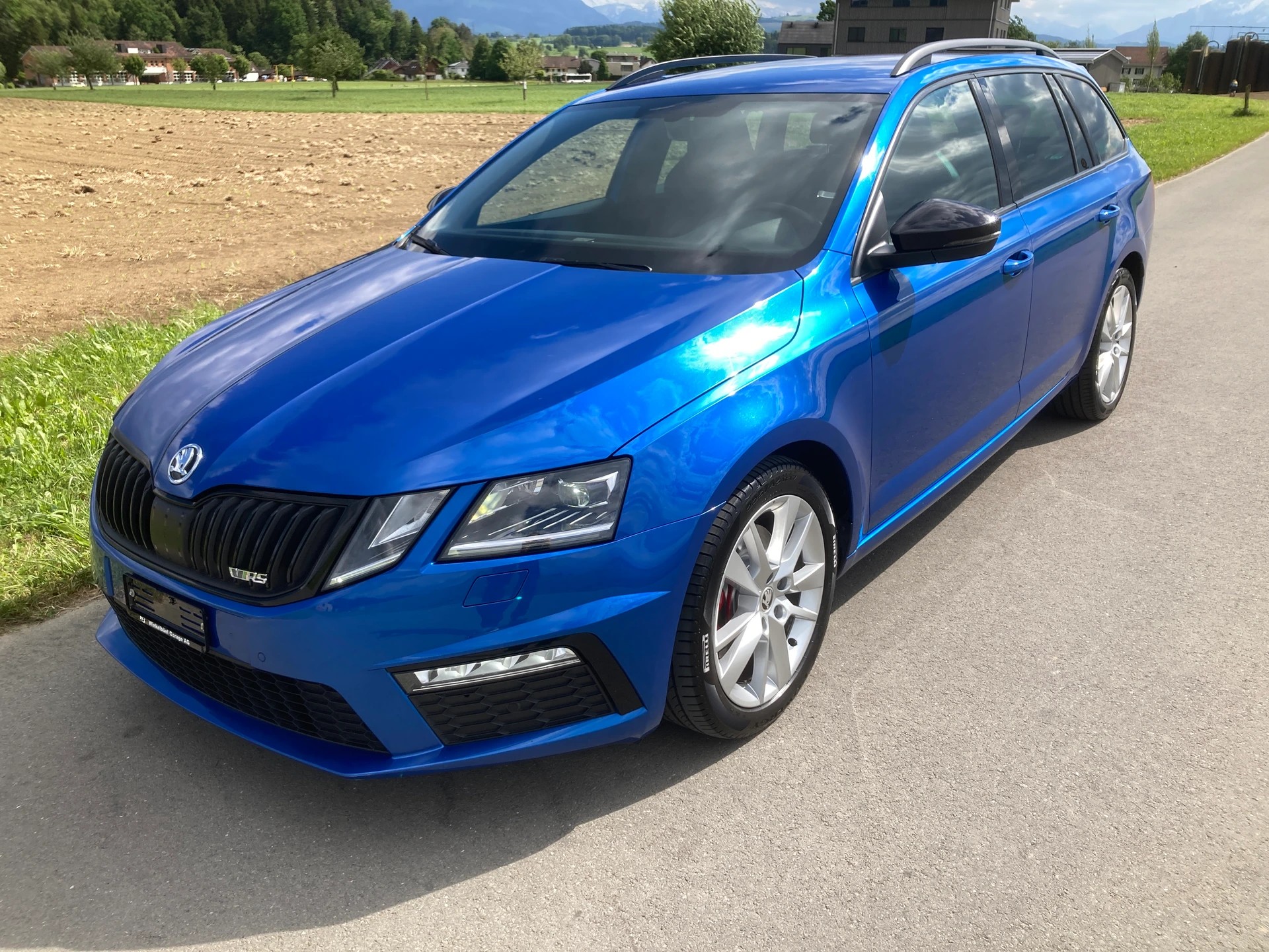 SKODA Octavia Combi 2.0 TDI RS 4x4 DSG mit Anhängerkupplung-image-0