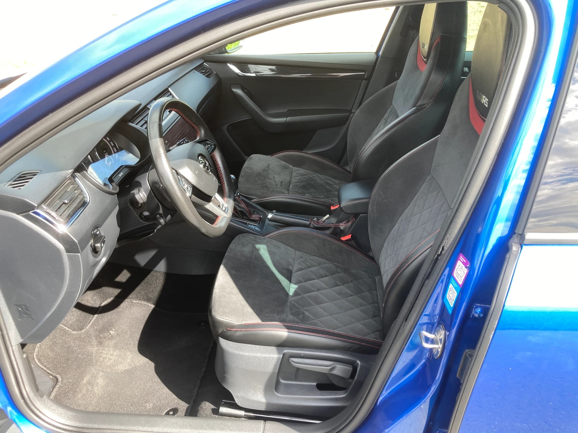 SKODA Octavia Combi 2.0 TDI RS 4x4 DSG mit Anhängerkupplung-image-8