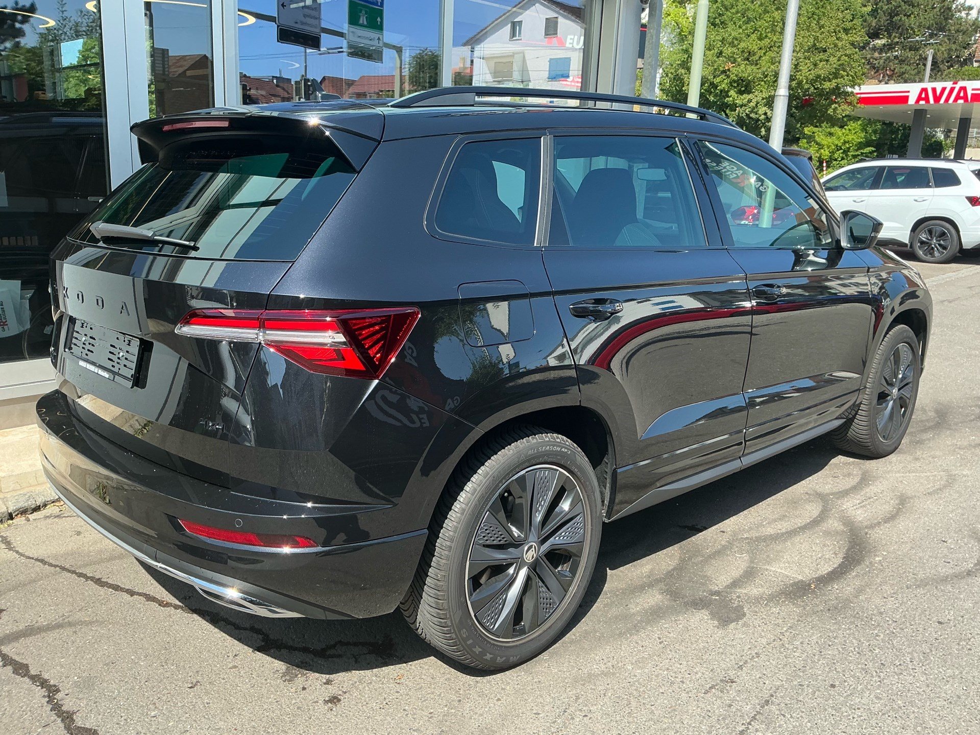 SKODA Karoq Sportline 4x4 *** PANORAMADACH & ANHÄNGERKUPPLUNG ***-showroom-element-3