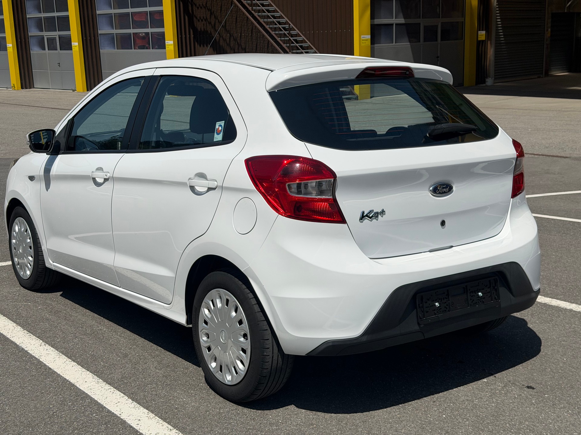 FORD KA+ 1.2 Ti-VCT Cool&Sound-image-1