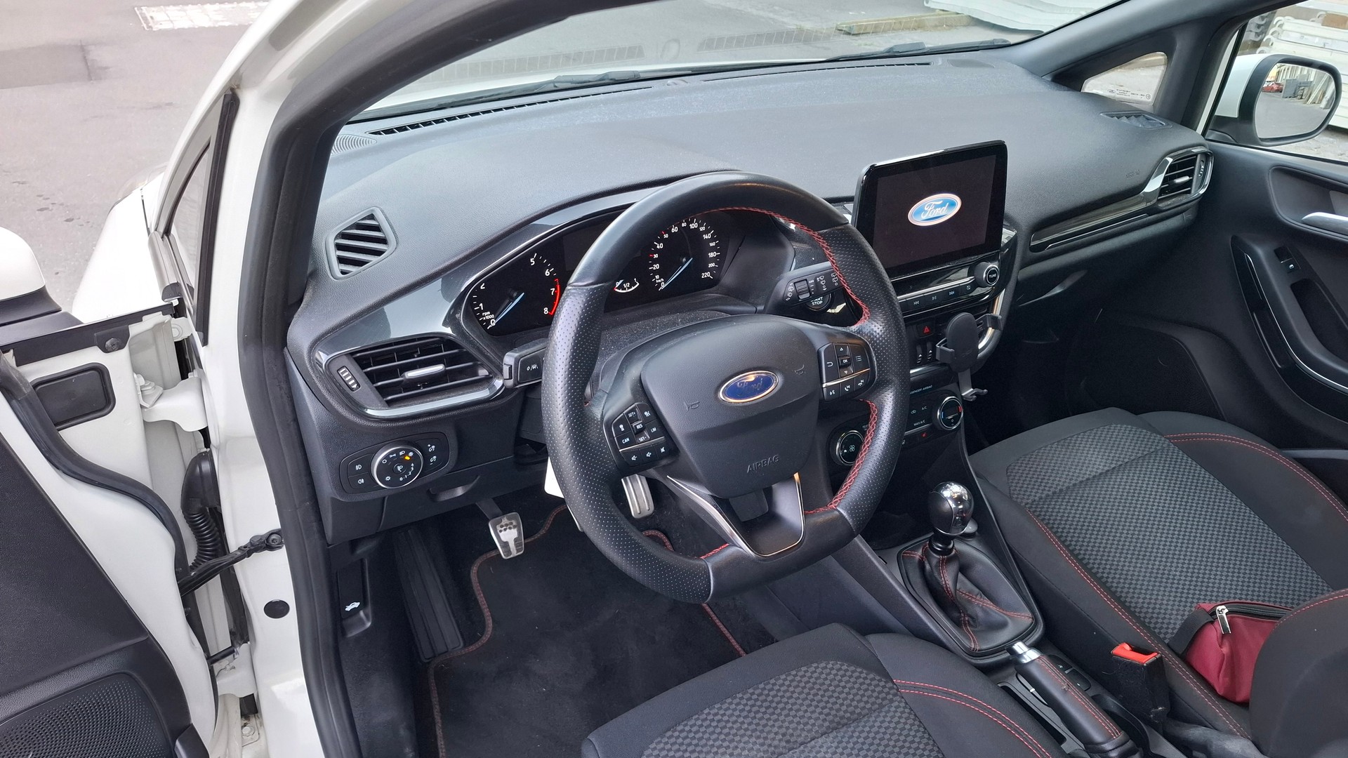 FORD Fiesta 1.0 SCTi MHEV ST-Line X-image-9