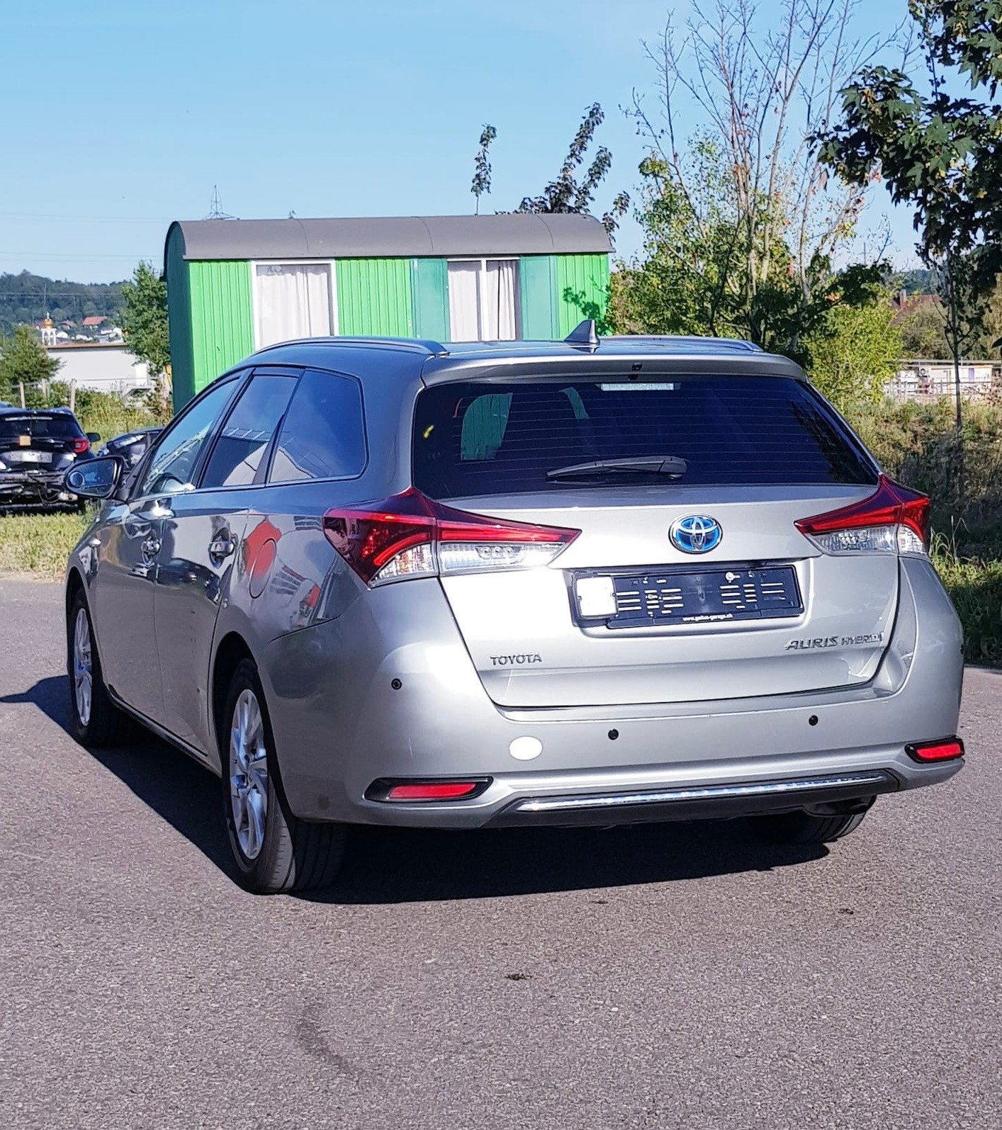 TOYOTA Auris Touring Sports 1.8 HSD Terra e-CVT EDITION S-image-3