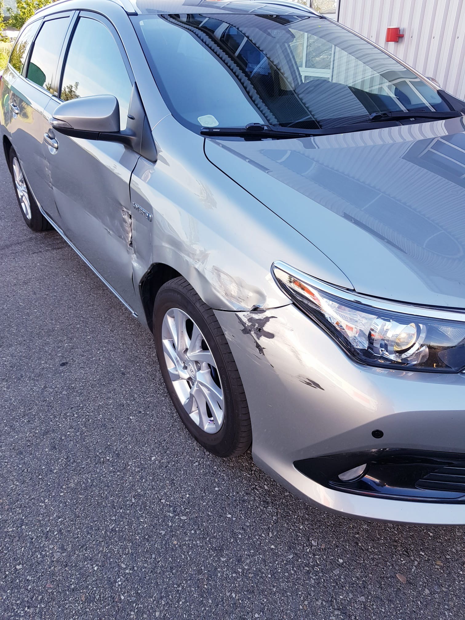 TOYOTA Auris Touring Sports 1.8 HSD Terra e-CVT EDITION S-image-6