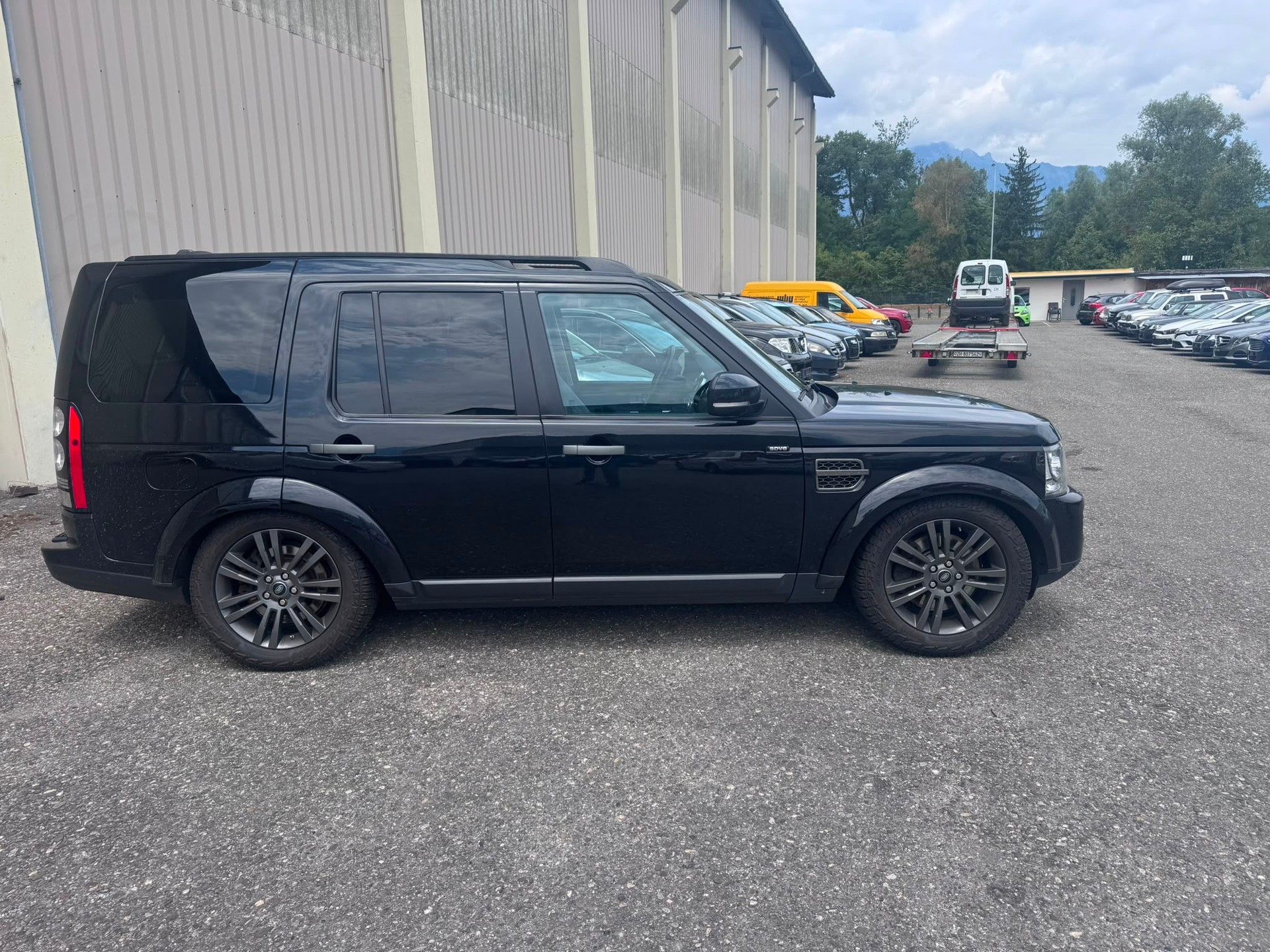 LAND ROVER Discovery 3.0 SDV6 HSE Automatic-image-3