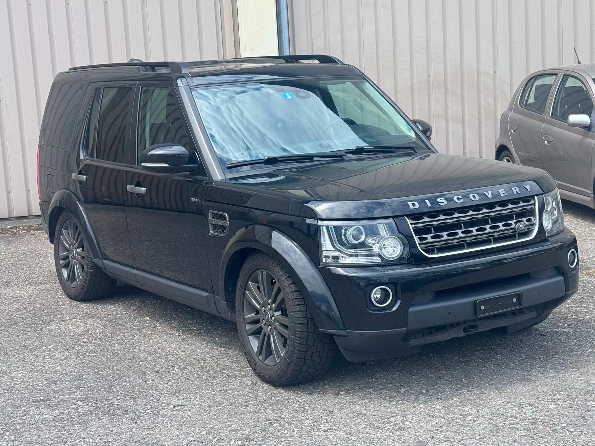 LAND ROVER Discovery 3.0 SDV6 HSE Automatic-image-2