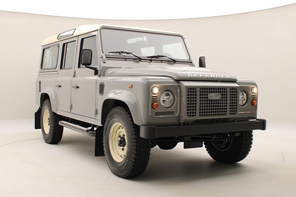 LAND ROVER Defender 110 ISLAY EDITION-image-2