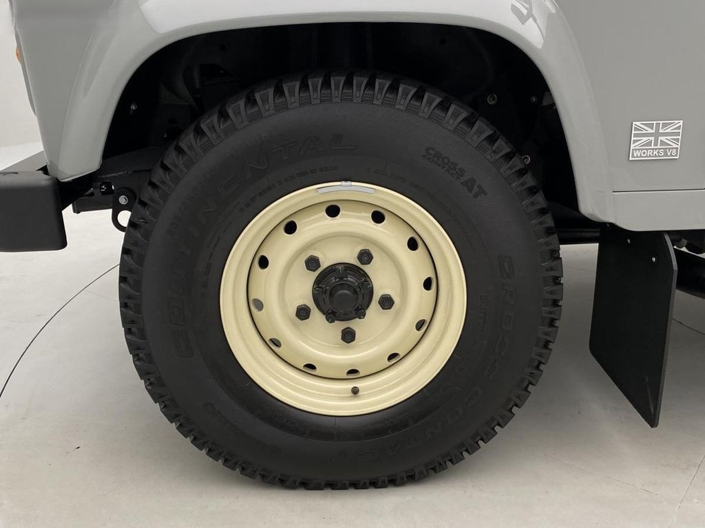 LAND ROVER Defender 110 ISLAY EDITION-image-1