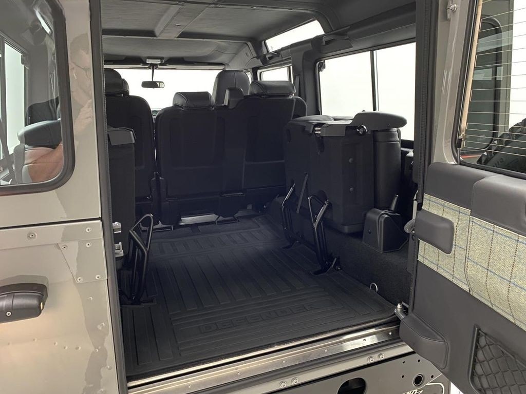 LAND ROVER Defender 110 ISLAY EDITION-image-7