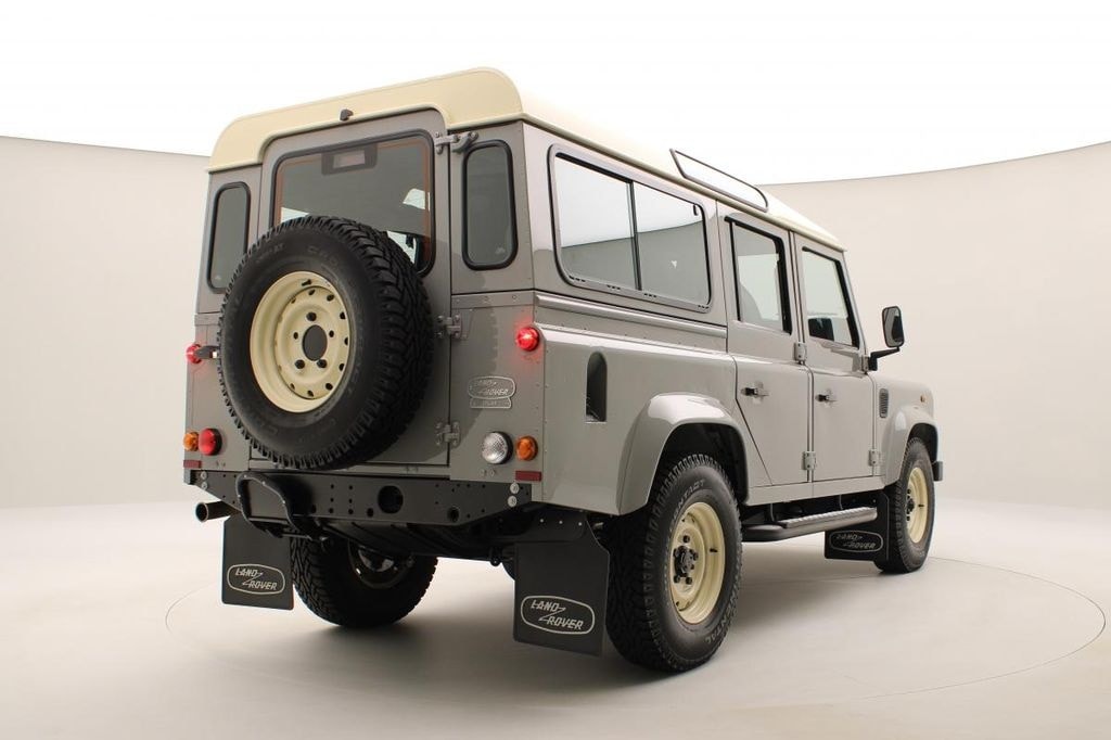LAND ROVER Defender 110 ISLAY EDITION-image-3