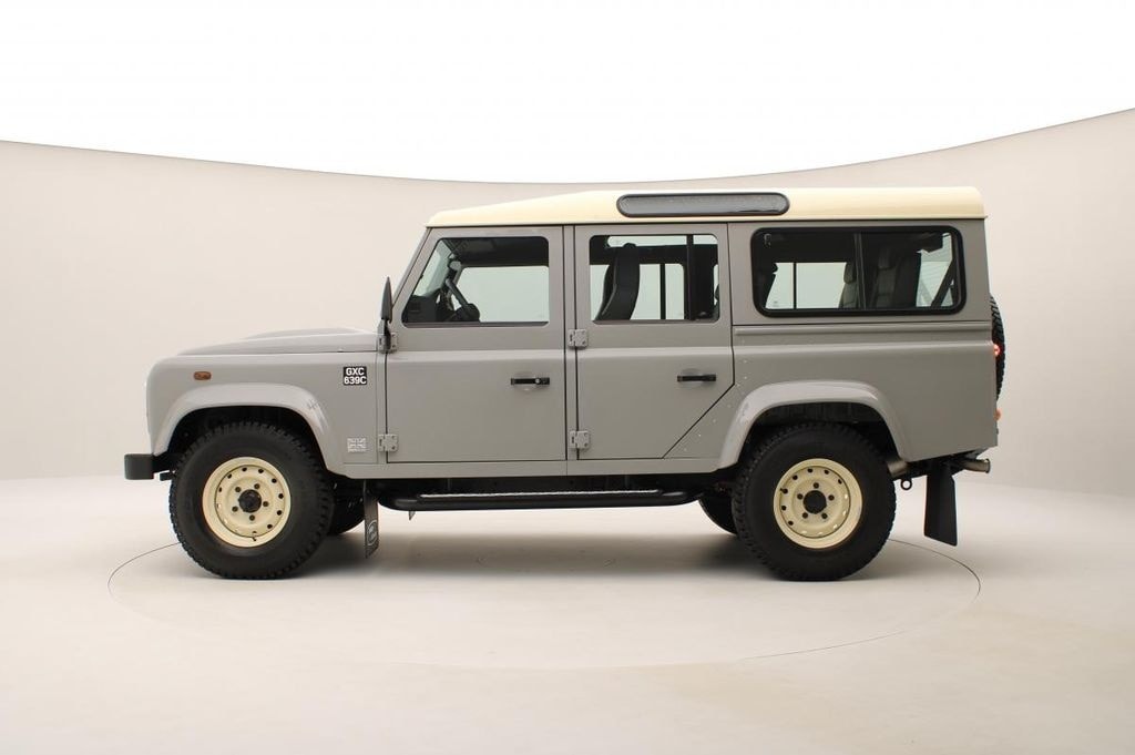 LAND ROVER Defender 110 ISLAY EDITION-image-9