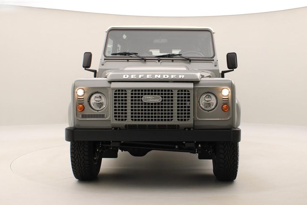 LAND ROVER Defender 110 ISLAY EDITION-image-11