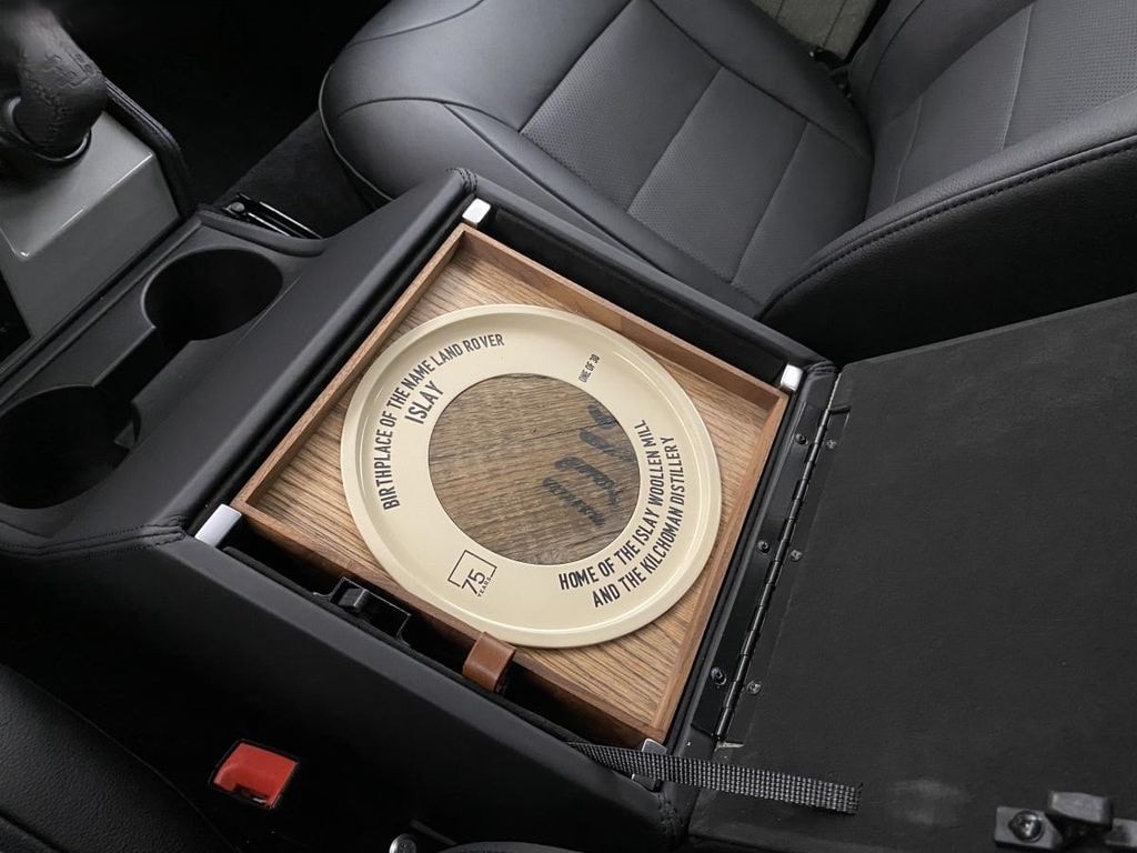 LAND ROVER Defender 110 ISLAY EDITION-image-15