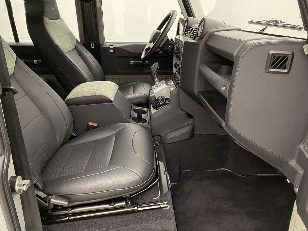 LAND ROVER Defender 110 ISLAY EDITION-image-20