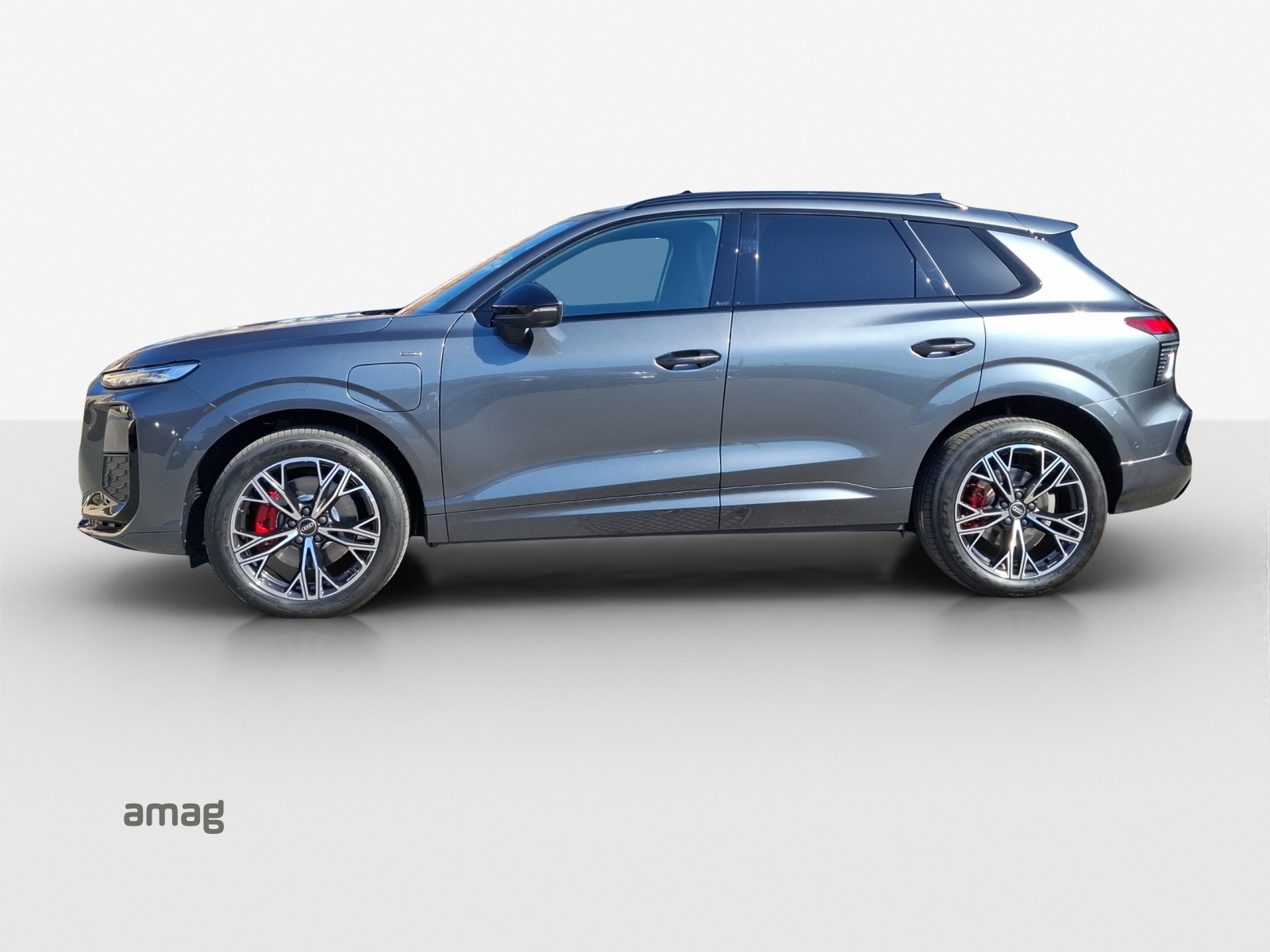 AUDI Q3 SUV e-hybrid 200 kW S tronig-image-1