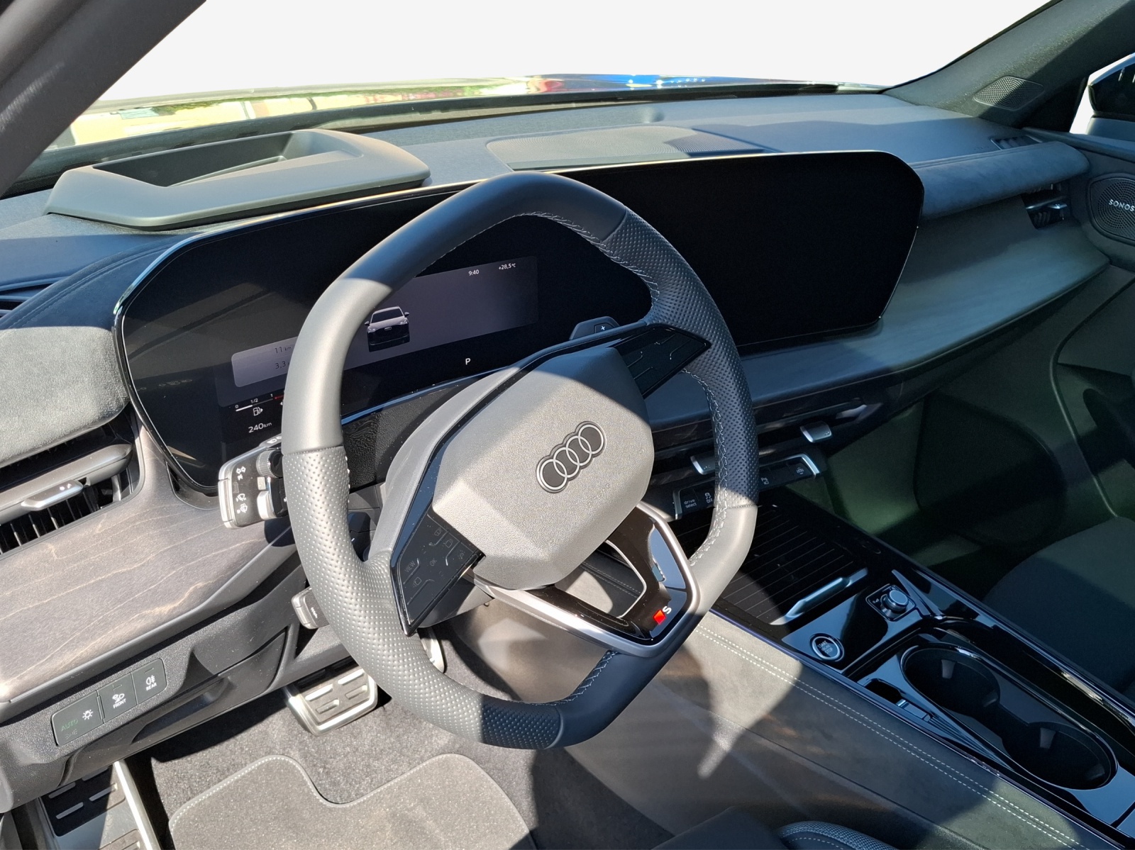 AUDI Q3 SUV e-hybrid 200 kW S tronig-image-15