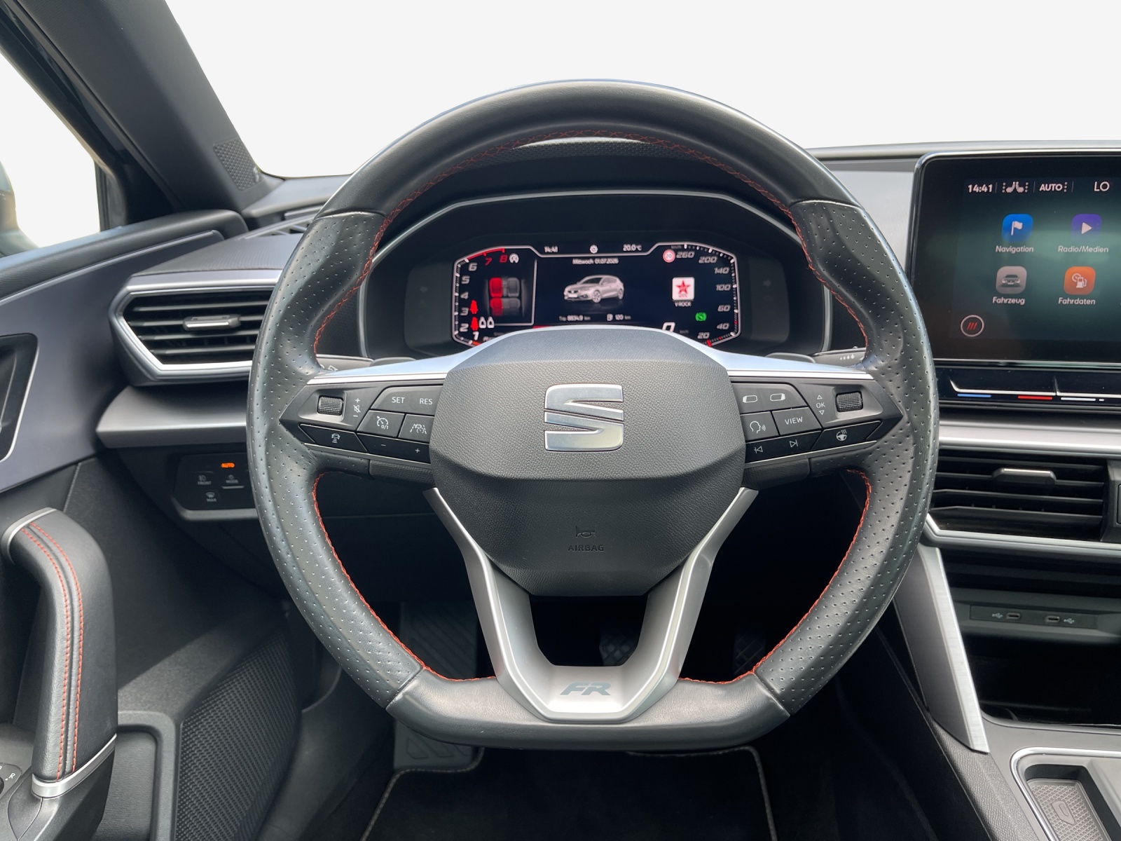 SEAT Leon 1.5 eTSI mHEV DSG Hola FR-image-9