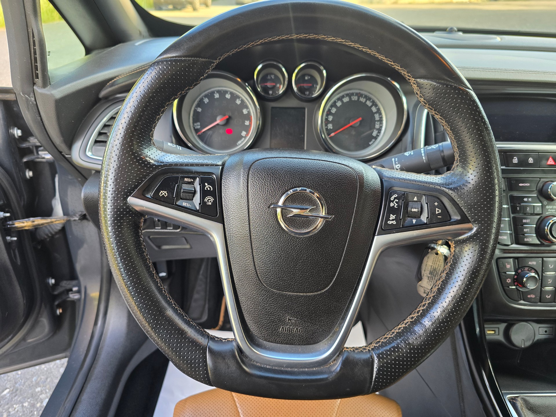OPEL Cascada 1.6i 16V Cosmo-image-25