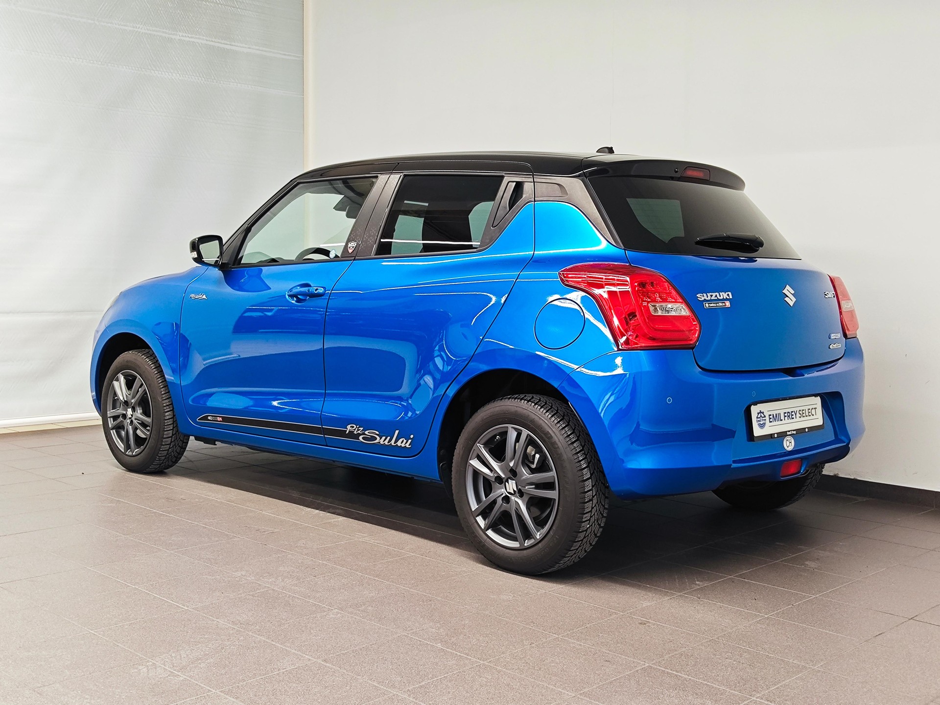 SUZUKI Swift 1.2 Piz Sulai Top Hybrid 4x4 - Ruote invernali incluse-image-3