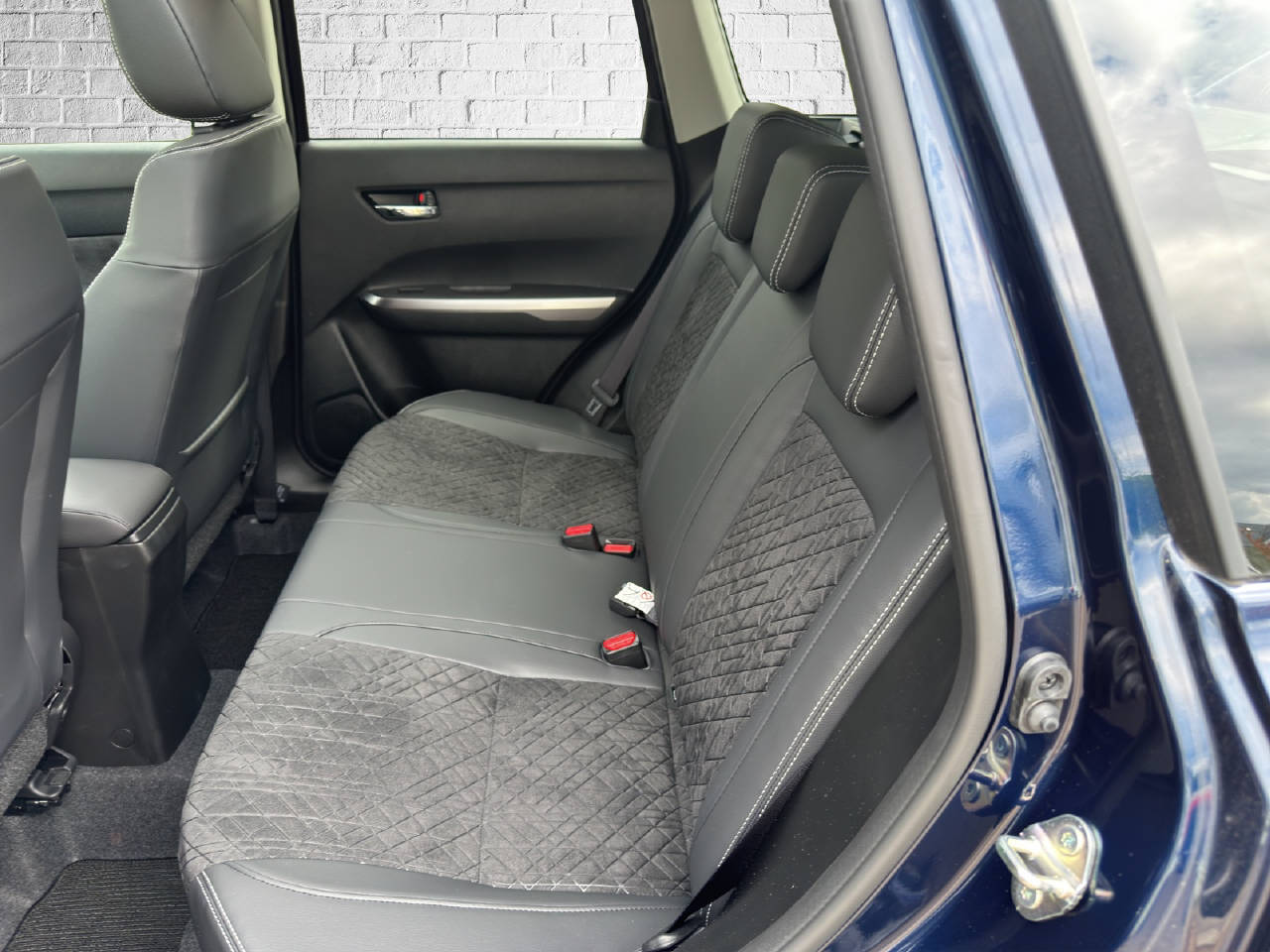 SUZUKI Vitara 1.4 T Sakura Top Hybrid 4x4-image-7