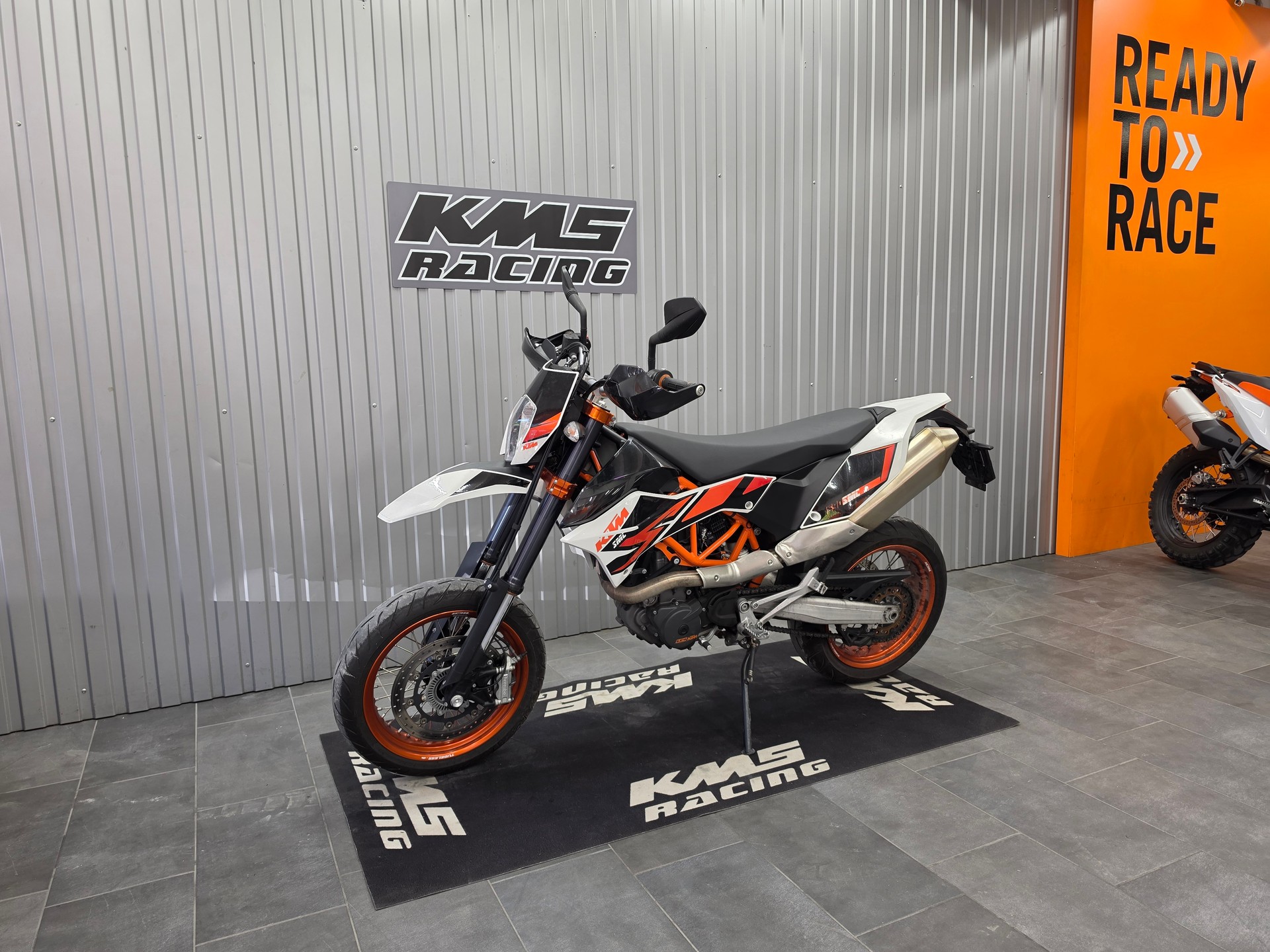 KTM 690 SMC R-showroom-element-2