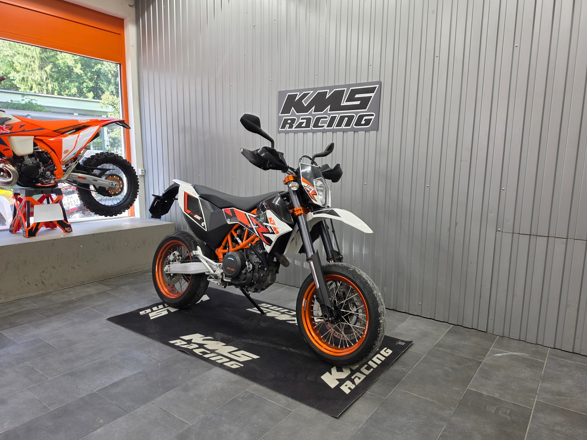 KTM 690 SMC R-image-4