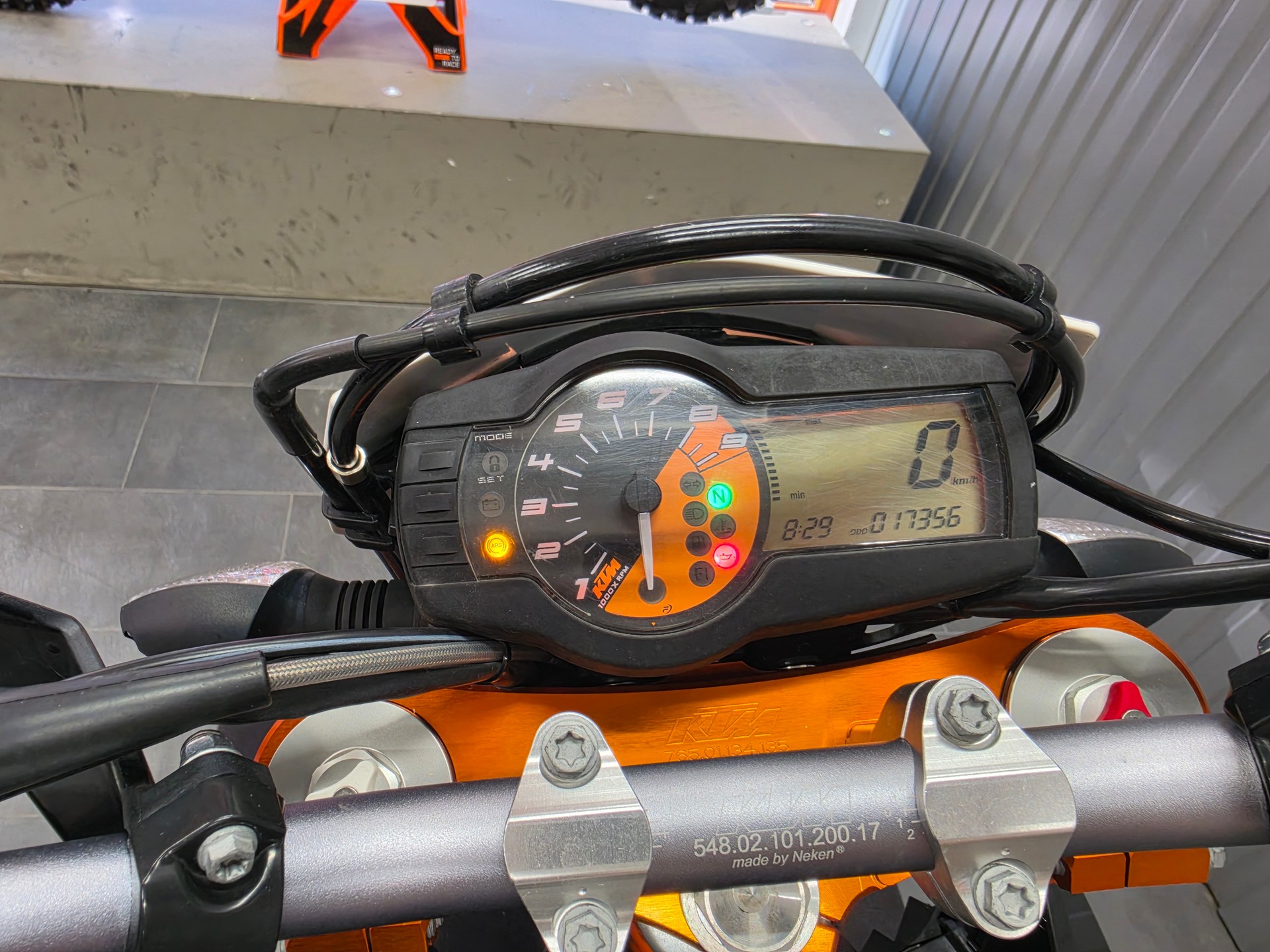 KTM 690 SMC R-image-7