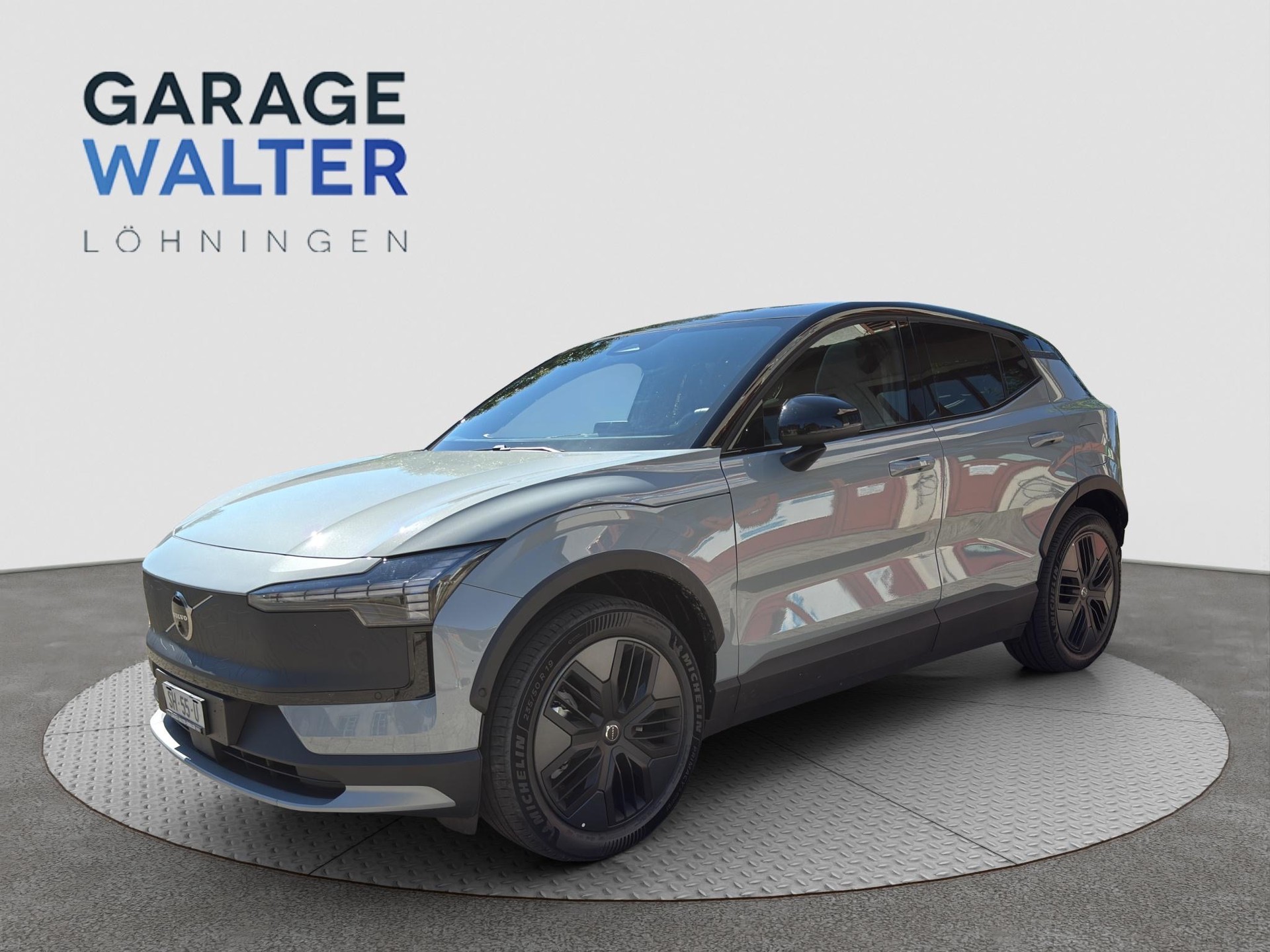 VOLVO EX30 Cross Country P8 69 kWh AWD Ultra-image-4