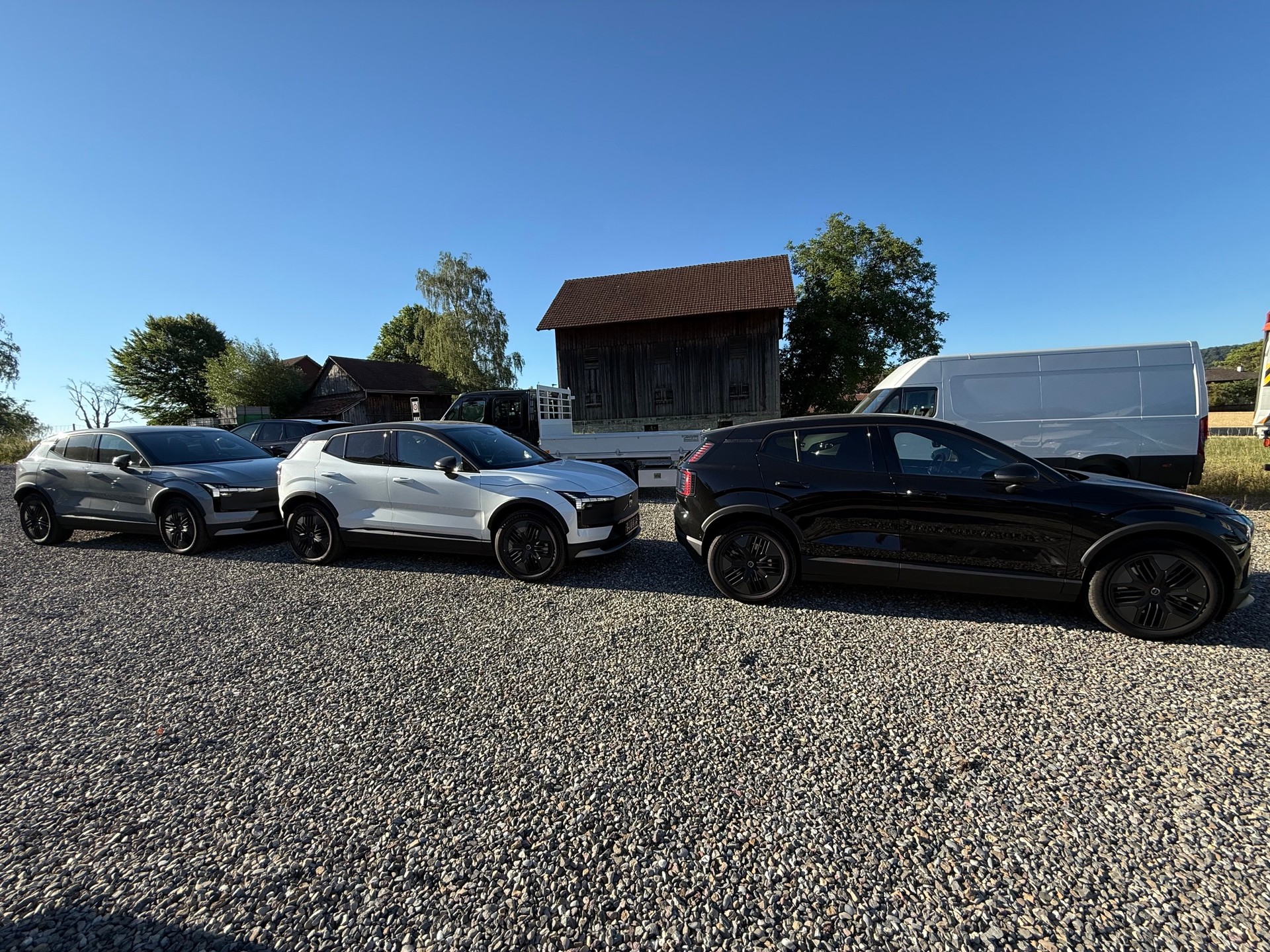 VOLVO EX30 Cross Country P8 69 kWh AWD Ultra-image-0