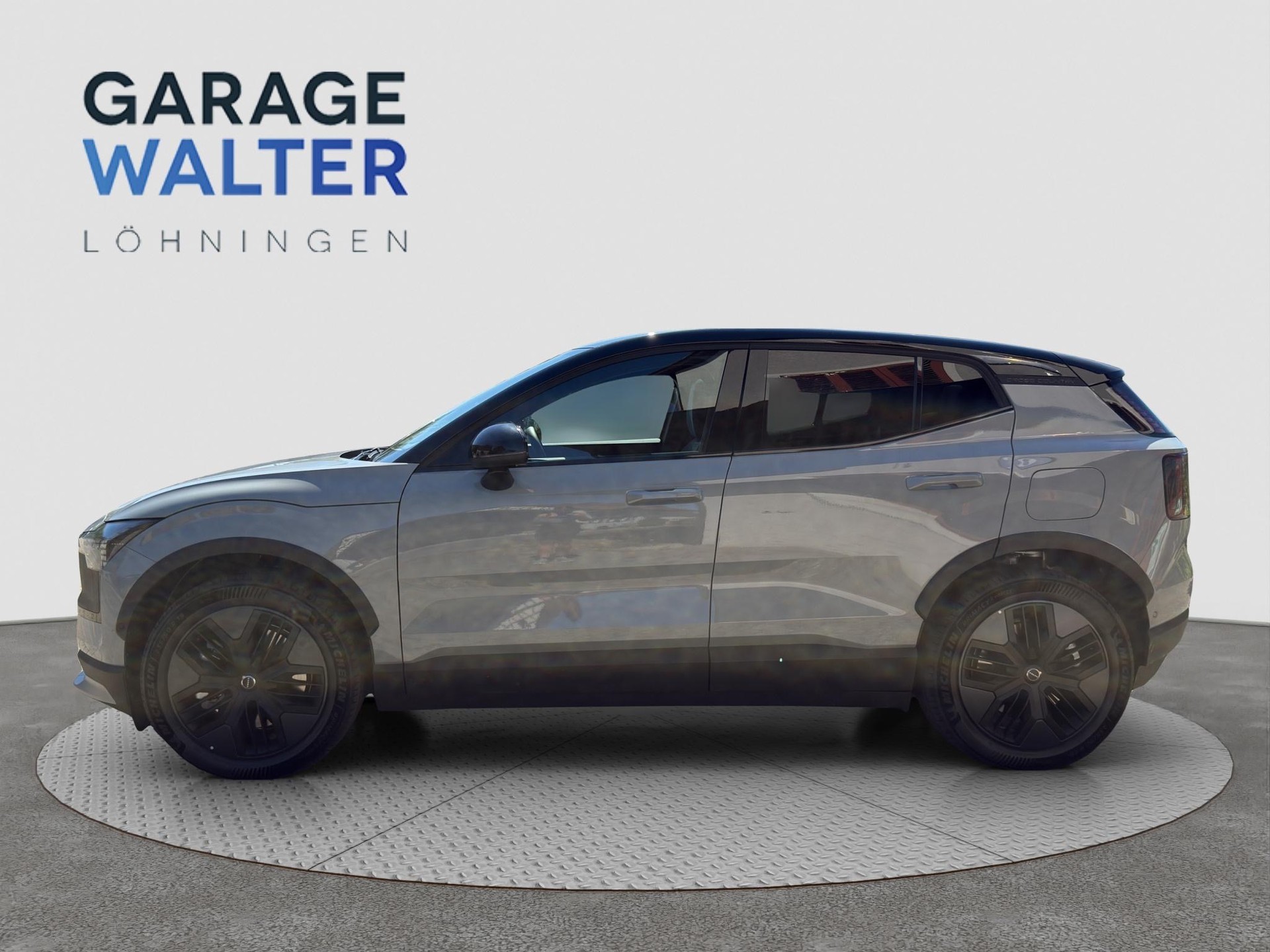 VOLVO EX30 Cross Country P8 69 kWh AWD Ultra-image-3