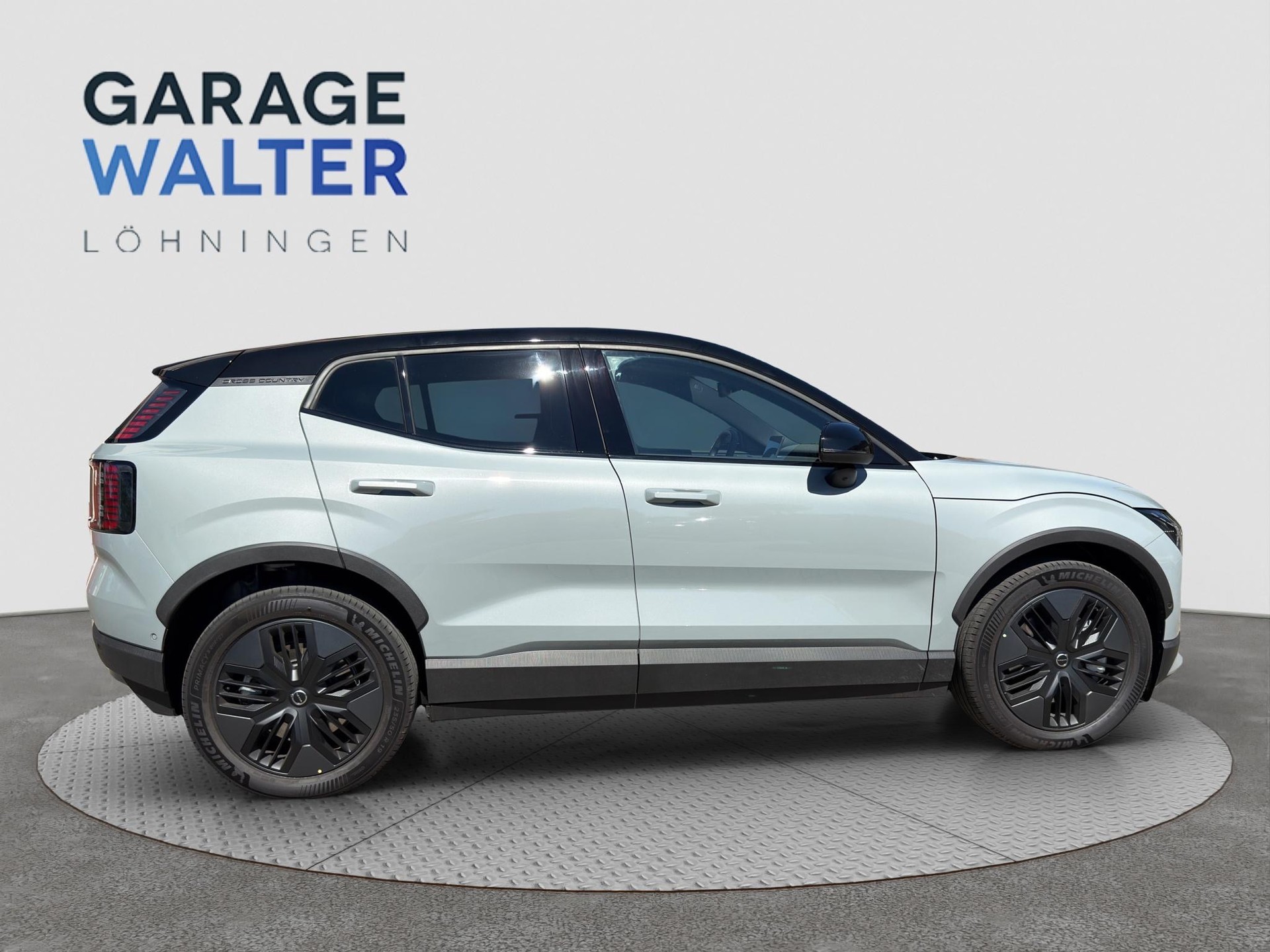 VOLVO EX30 Cross Country P8 69 kWh AWD Ultra-image-6
