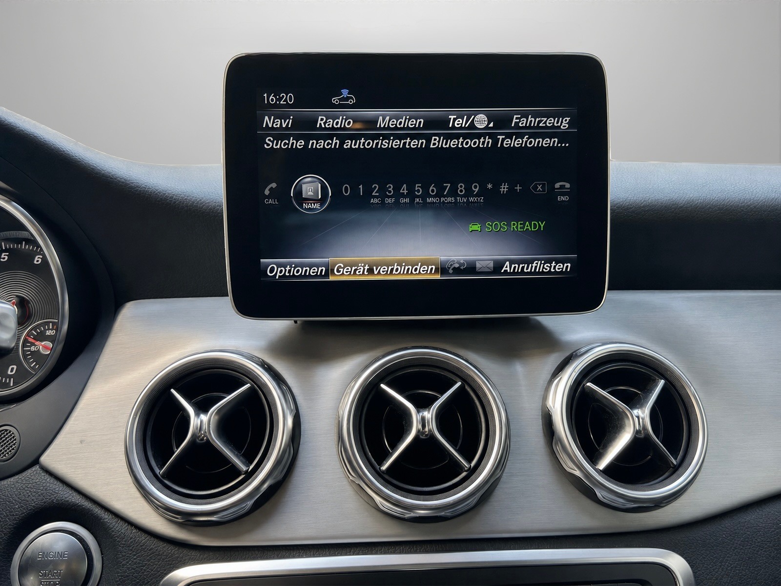 MERCEDES-BENZ GLA 200 AMG Line 7G-DCT-image-12