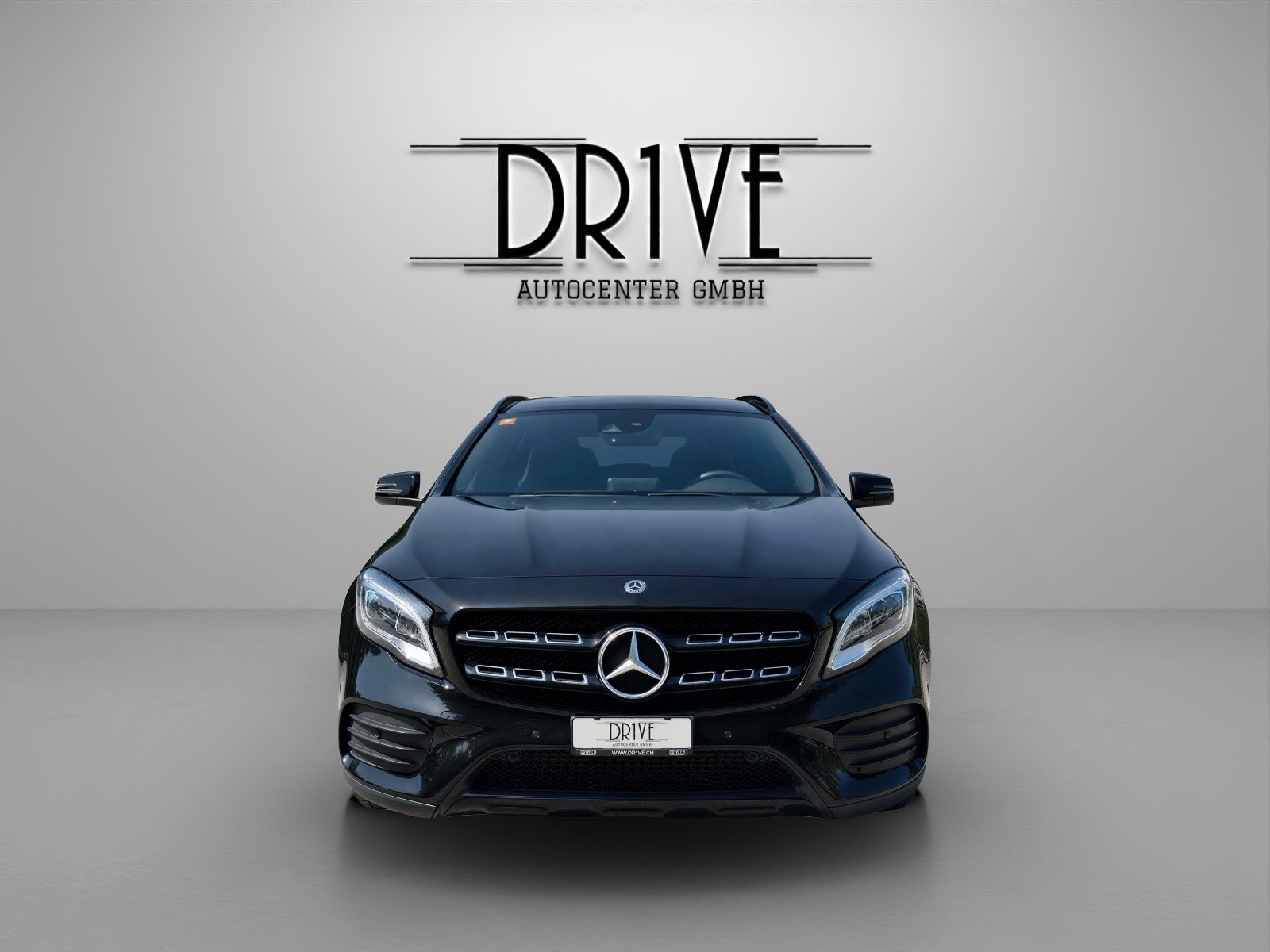 MERCEDES-BENZ GLA 200 AMG Line 7G-DCT-image-1